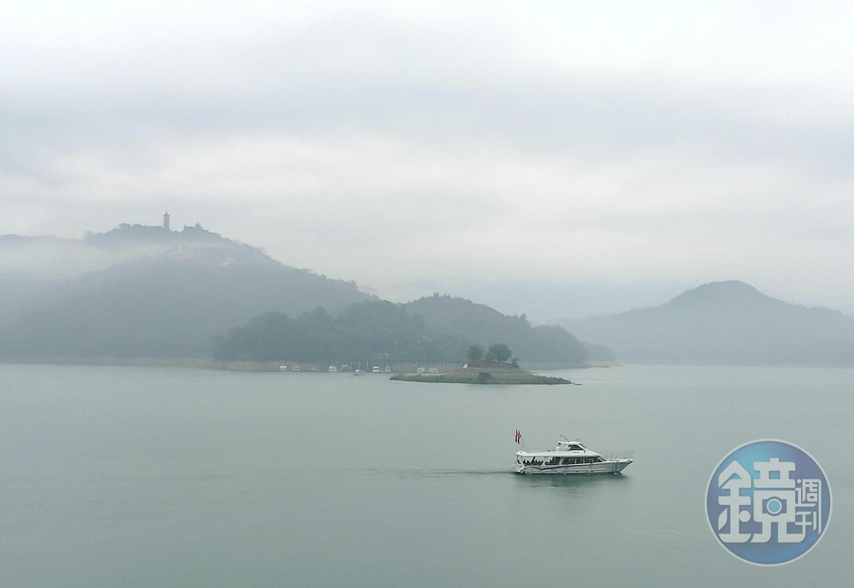 位在涵碧半島上的「涵碧步道」，隱藏一條神祕幸福軸線。