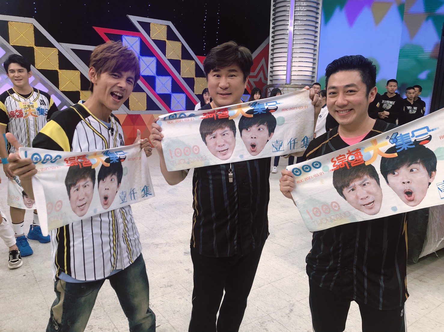 《綜藝大集合》10日喜迎千集錄影，艾成（右）暌違8年上節目。（民視提供）