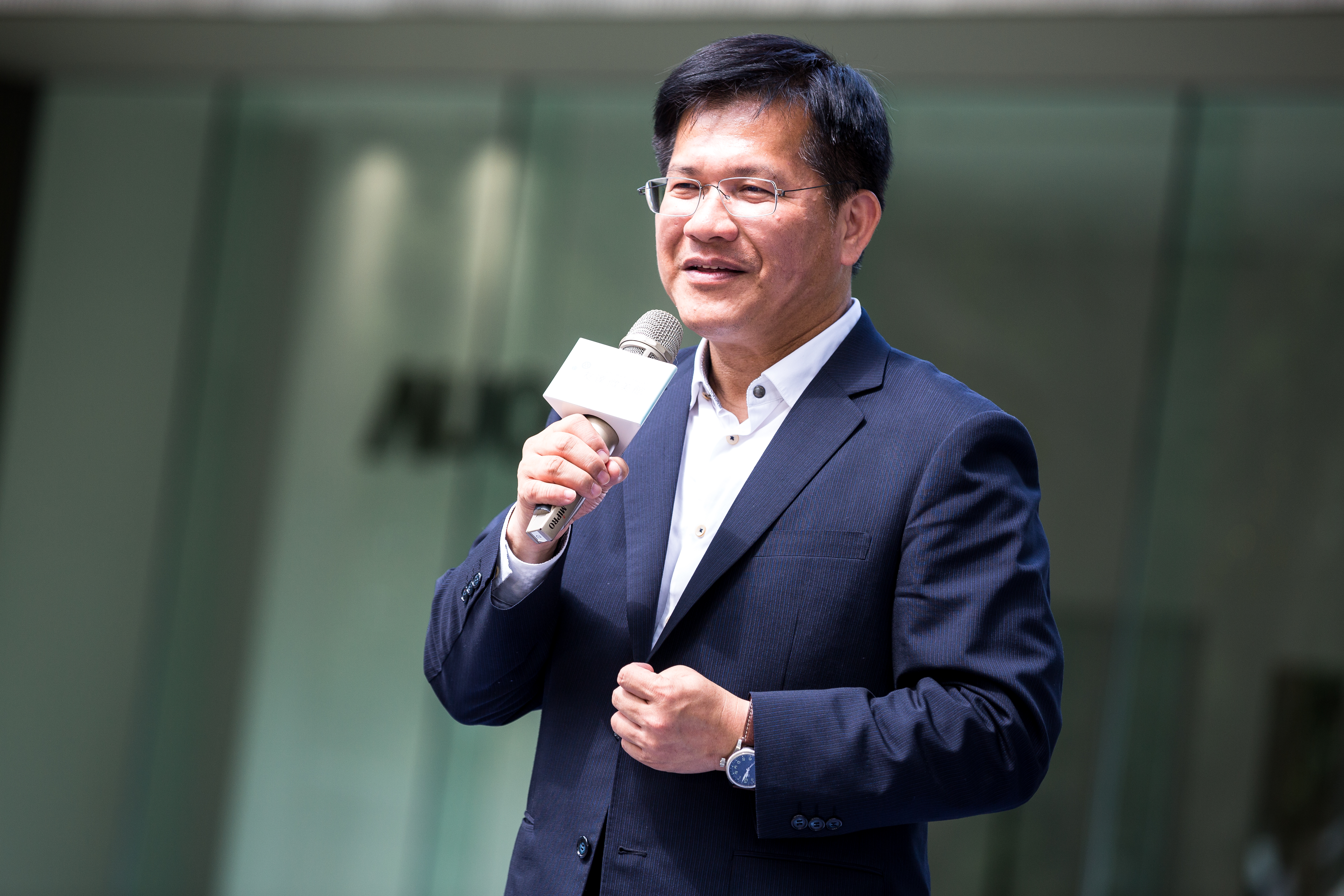 針對身心障礙者無法在鶯歌搭電梯換月台一事，交通部長林佳龍今回應，已請台鐵盡速提出更可行的替代措施。（本刊資料照）