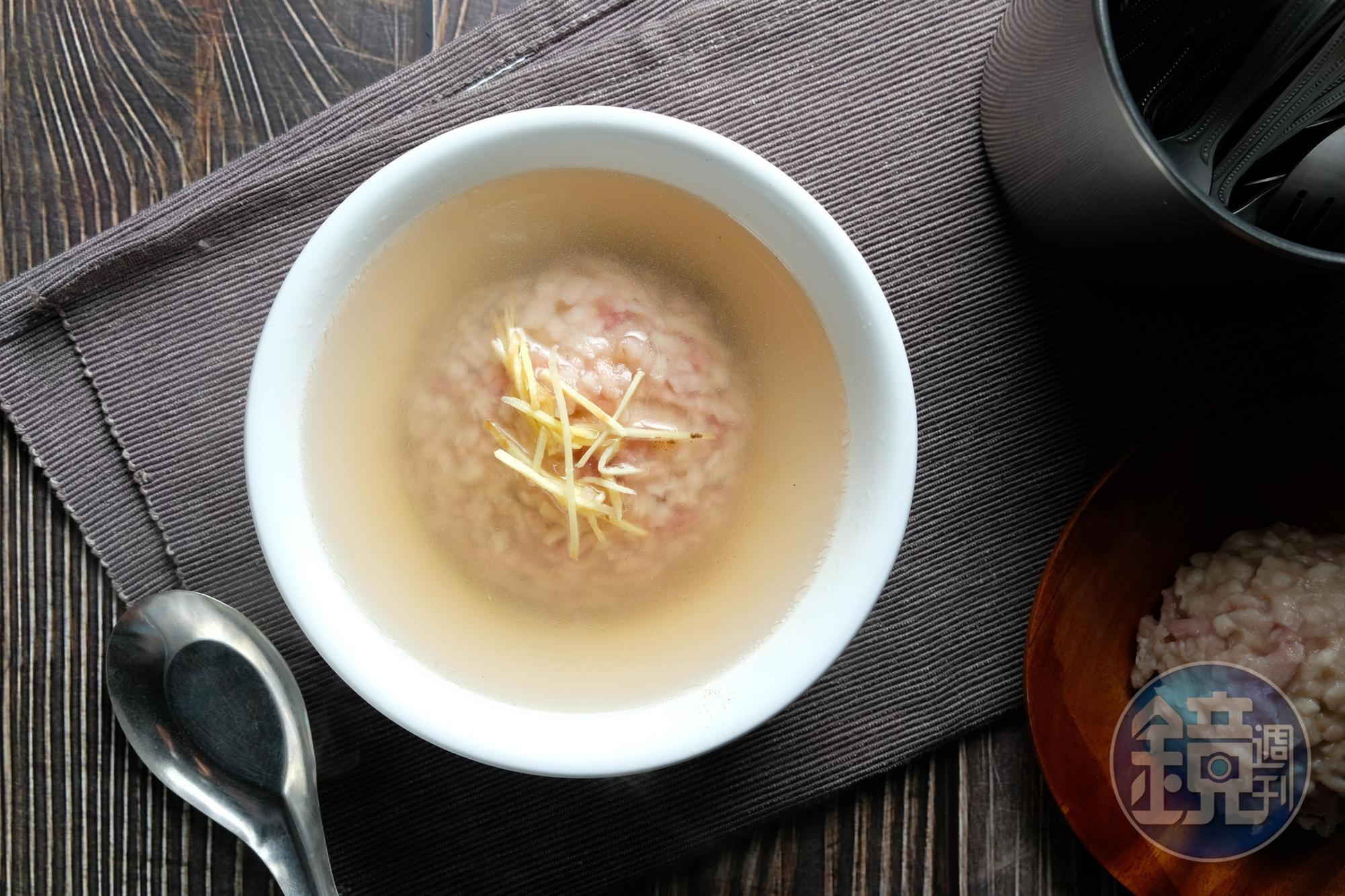 「芋丸湯」顏值頗美,吃得到鬆綿的芋頭簽,芋香濃郁。(30元/碗)