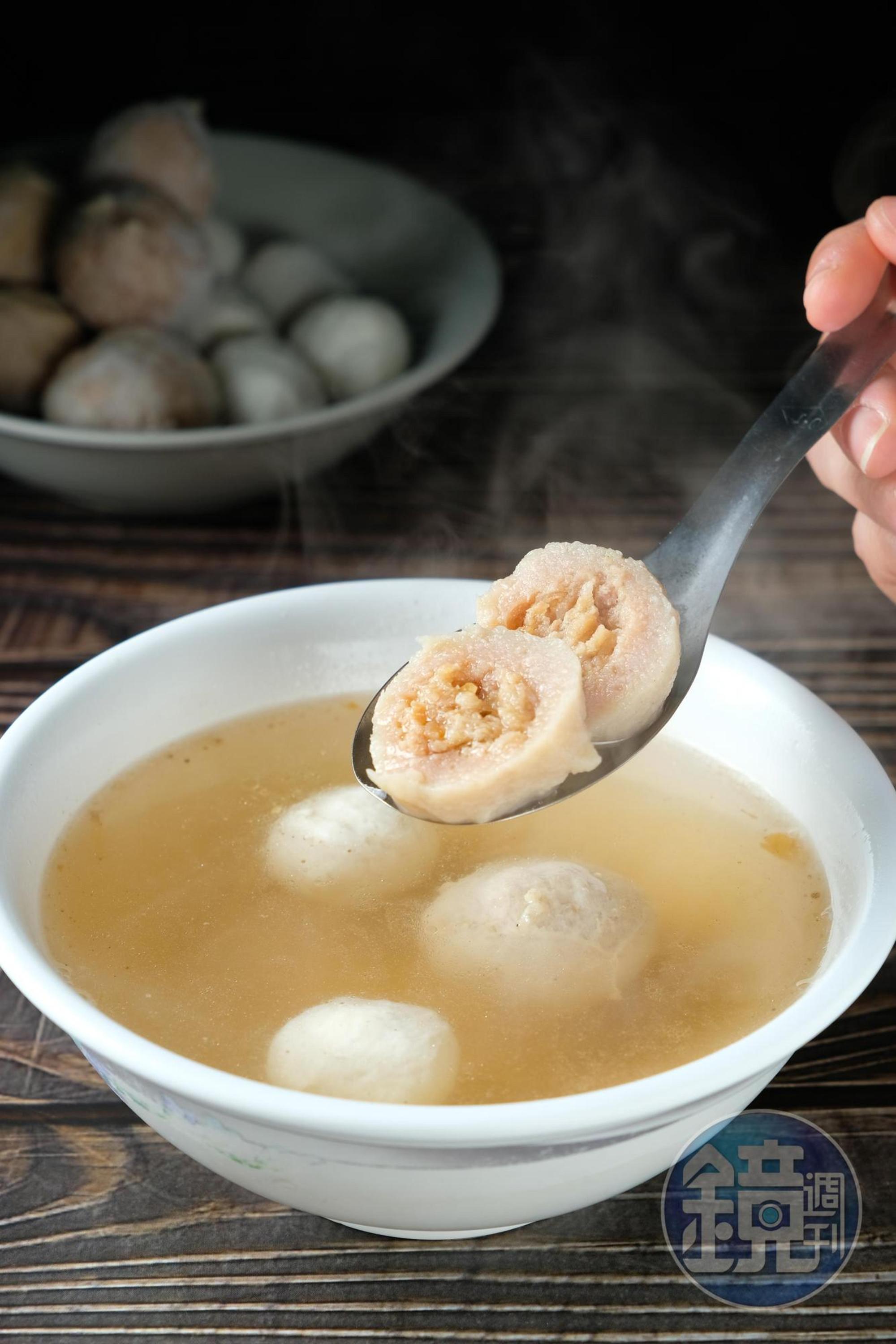 「丸子湯」有包肉丸、脆丸和貢丸,物美價廉。(20元/碗)