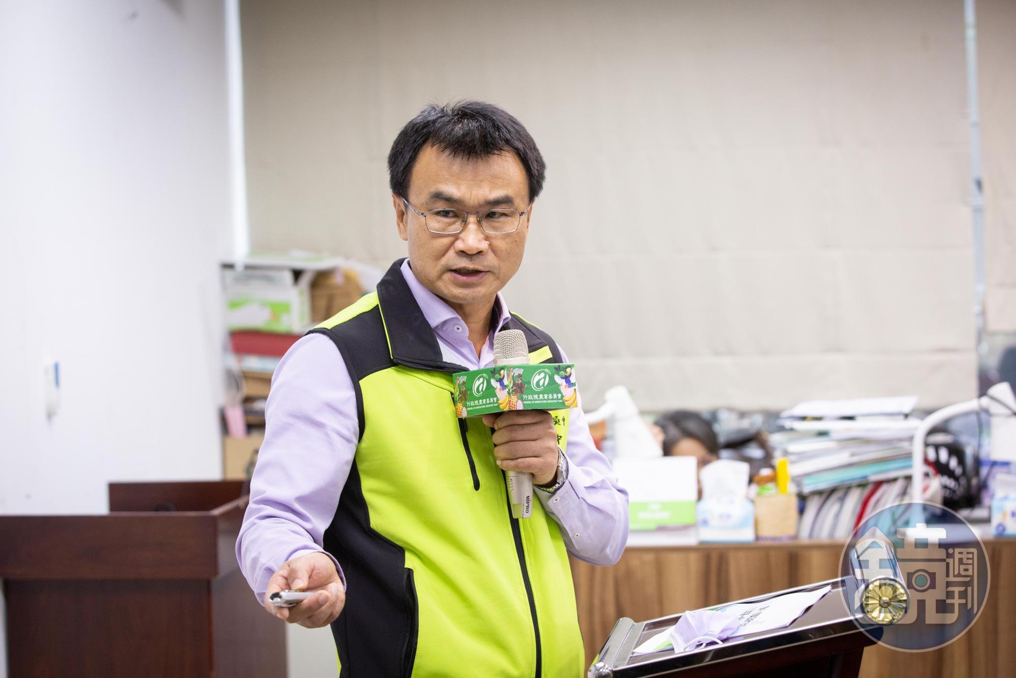 陳吉仲表示鳳梨拍賣價一顆大約50至60元,並無漲價一事,而「中國暫停輸入鳳梨」的影響也完全克服。(本刊資料照)