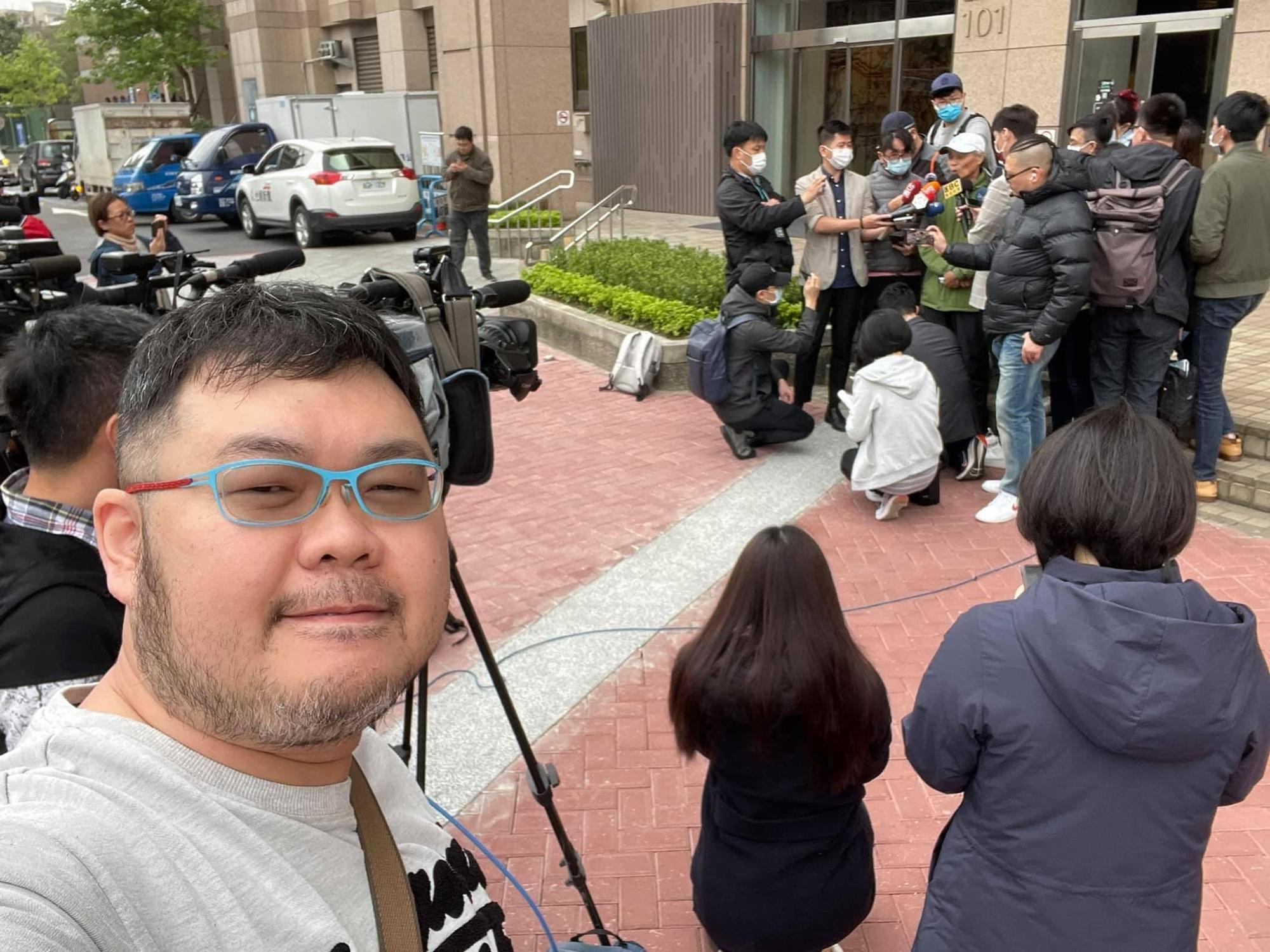 網紅四叉貓也想起自己被糾纏的往事,甚至還曾被口出惡言威脅。(翻攝自四叉貓臉書)