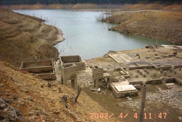 碧山國小舊址沉睡在水庫底35年。(翻攝自台北翡翠水庫管理局)