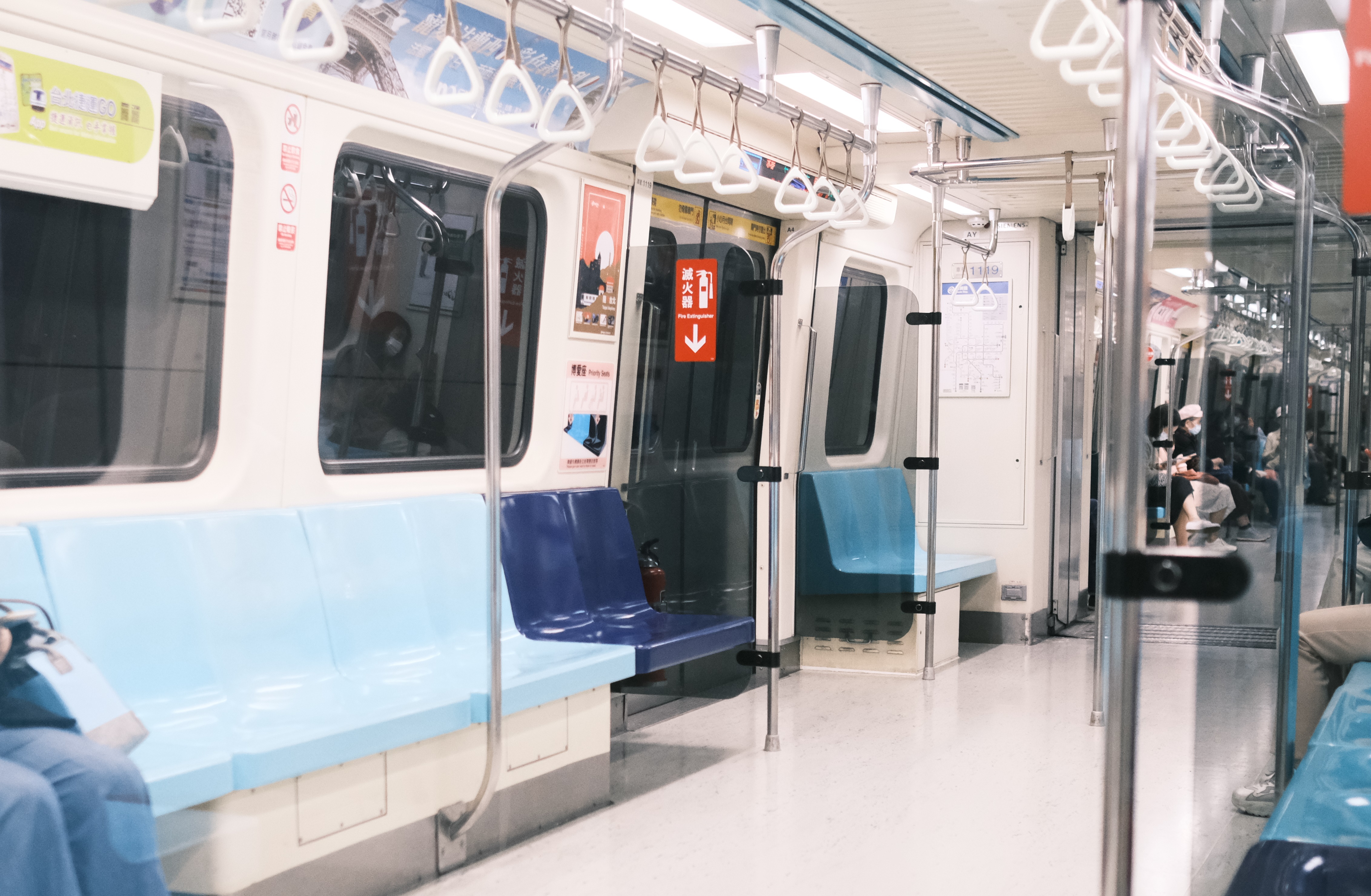 作家吳若權認為博愛座不該撤除，該撕掉的反而是「標籤」。（示意圖，本刊資料照）