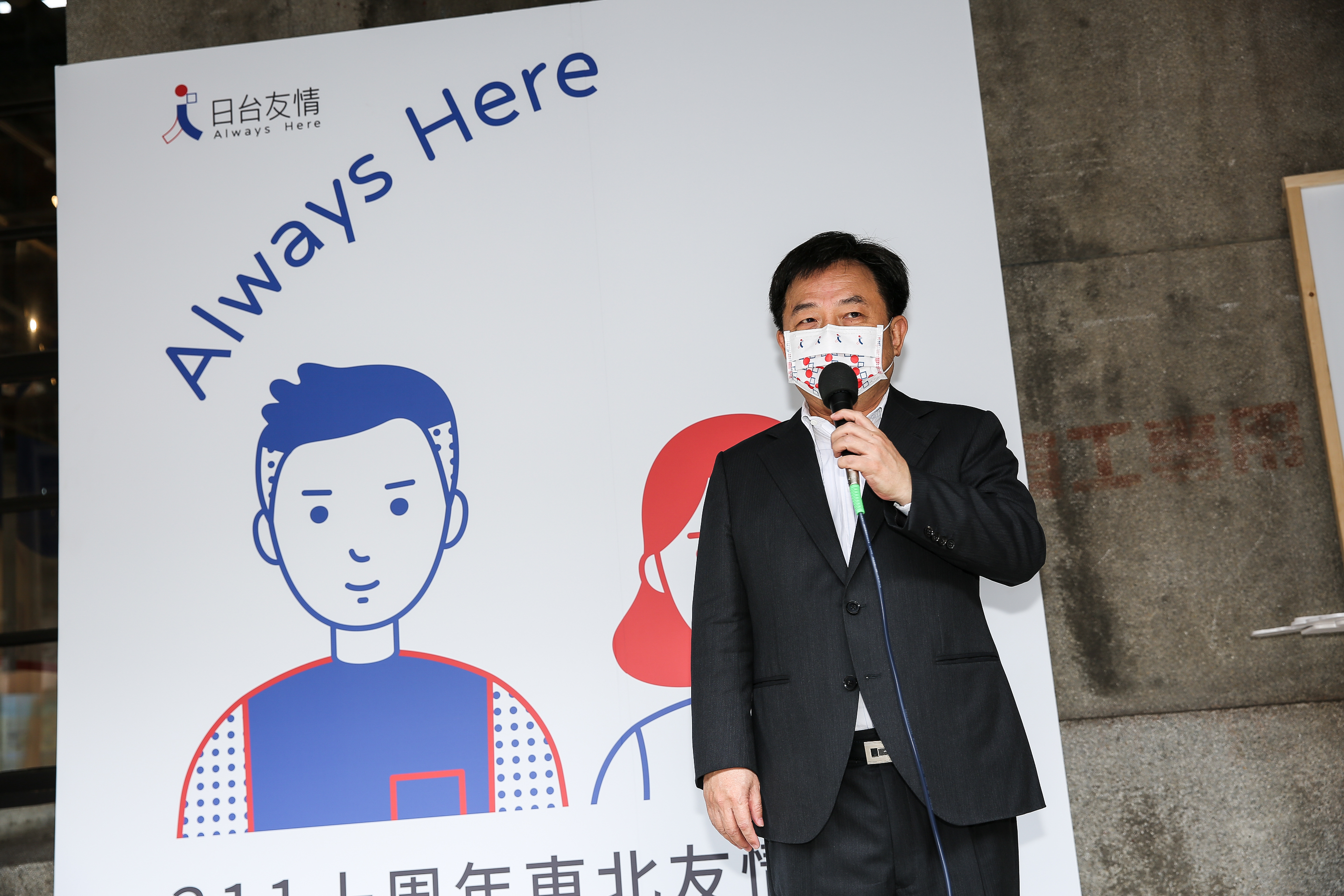 民進黨祕書長林錫耀參觀「311十週年東北友情特展」。