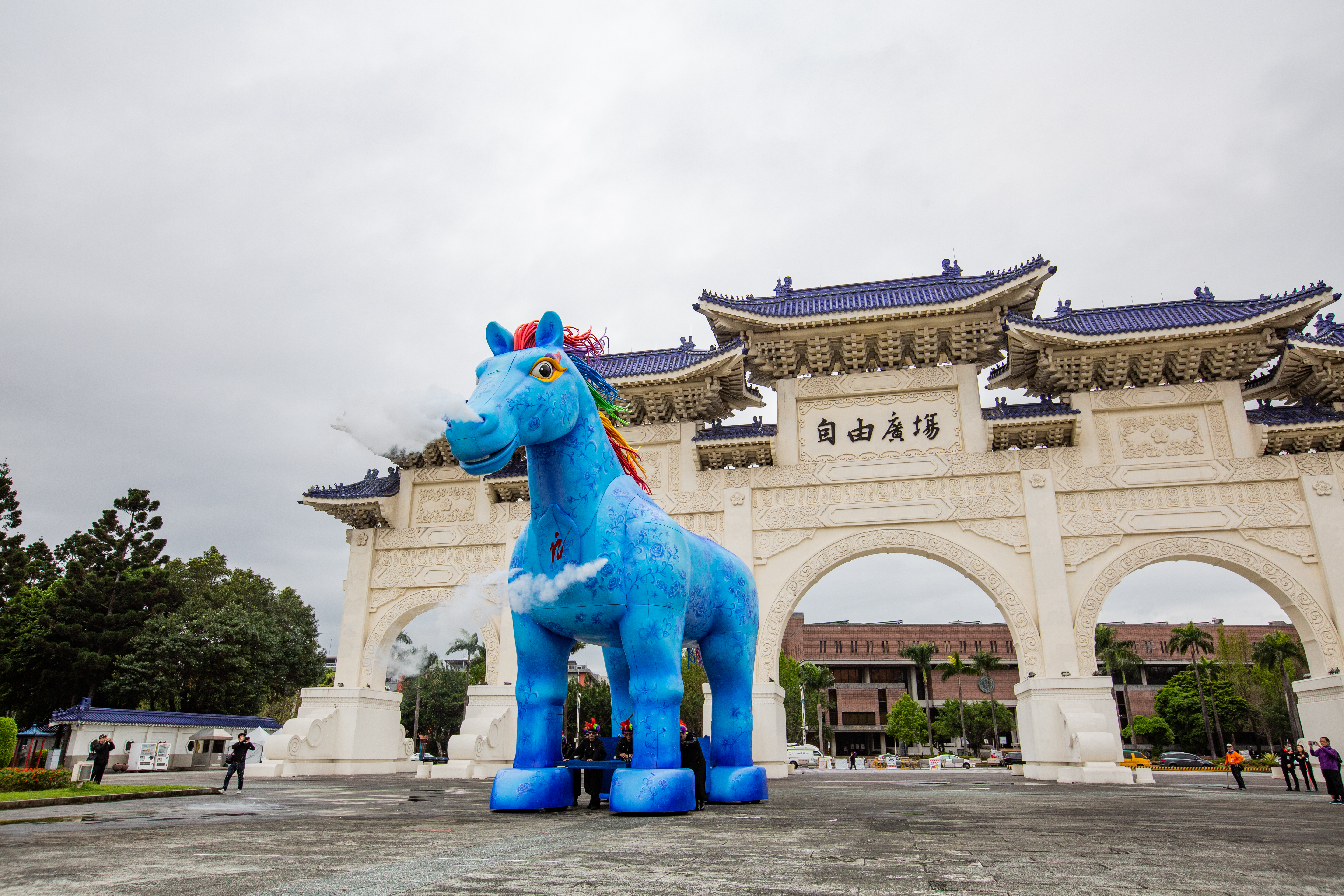 《雨馬》本週在自由廣場公演，紙風車劇團、客家電視FB粉絲專頁及客家電視YouTube頻道皆會同步播出。