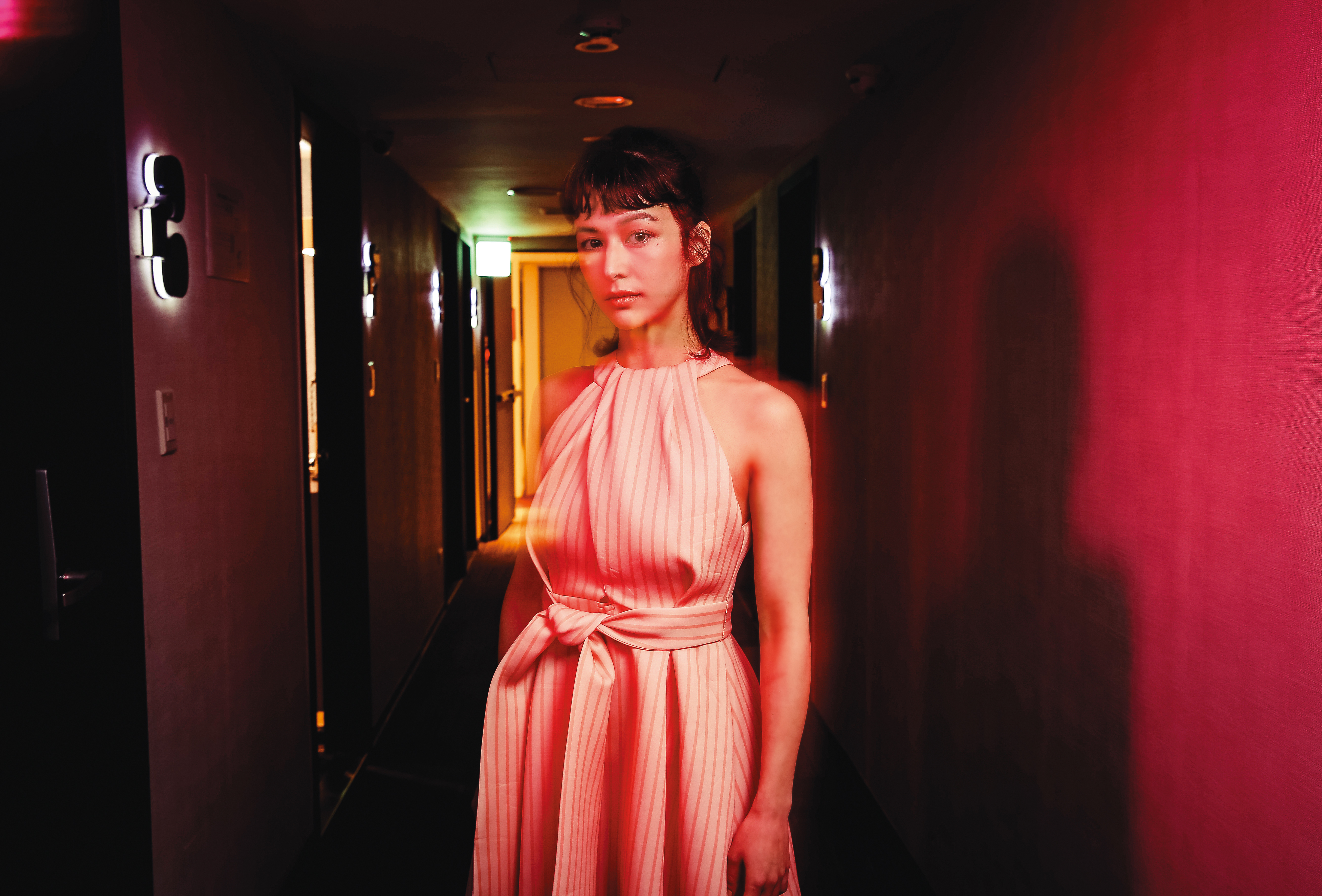 夏朧從小就被藝術氛圍陶冶，十幾歲時愛上侯孝賢、王家衛的電影，如今也成為華語影壇的新生代。