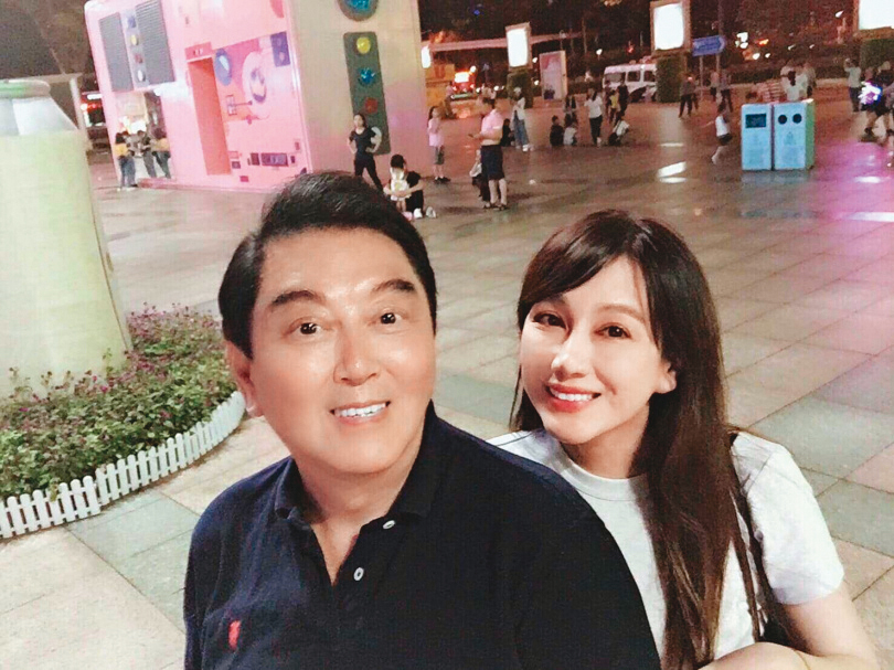 高國華（左）爆出新戀情後，才坦承被陳子璇（右）要求離婚。（翻攝自陳子璇臉書）