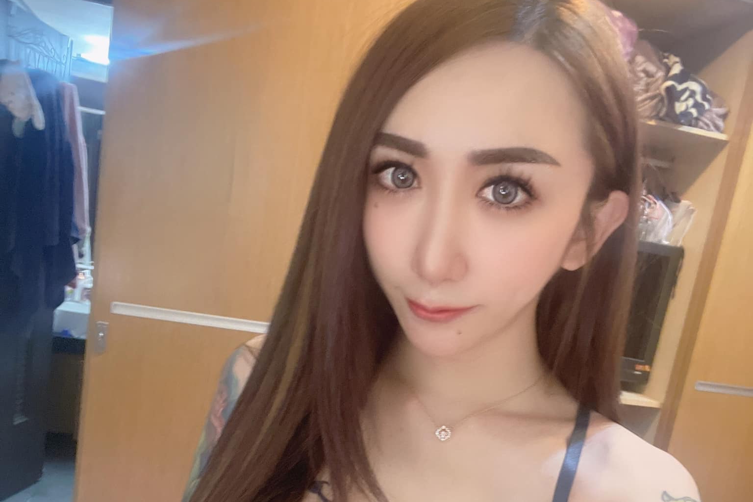 罔腰今（13日）凌晨發完道歉文後，仍開心出門工作去。（翻攝自罔腰臉書）