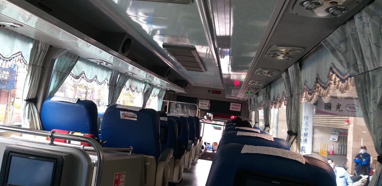 一名GoShare愛用者在臉書上發文,稱共享機車的安全帽臭到搭客運回到家仍難消散。(翻攝自GOGORO CLUB TAIWAN臉書)