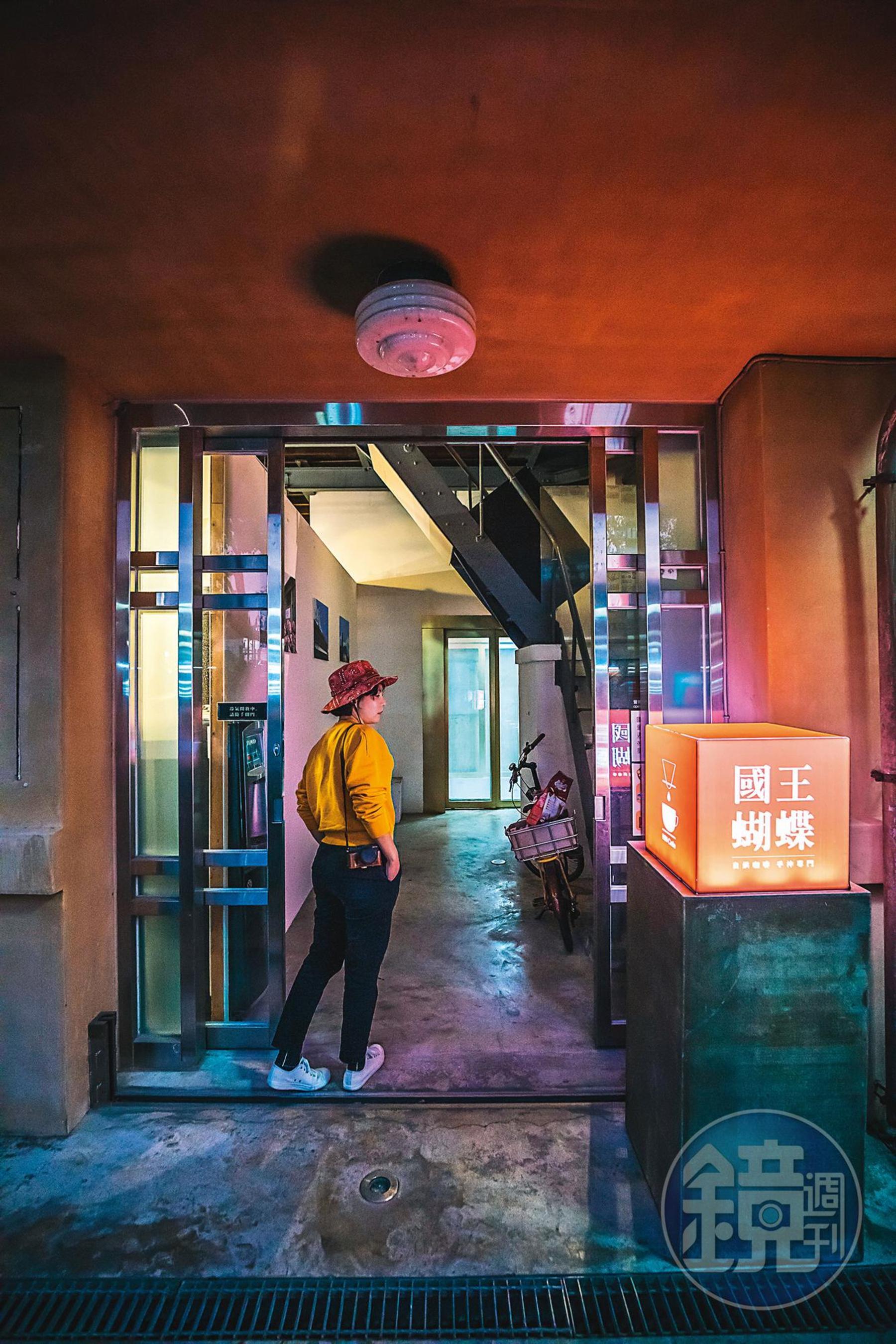 咖啡店座落在嘉義文創園區內。