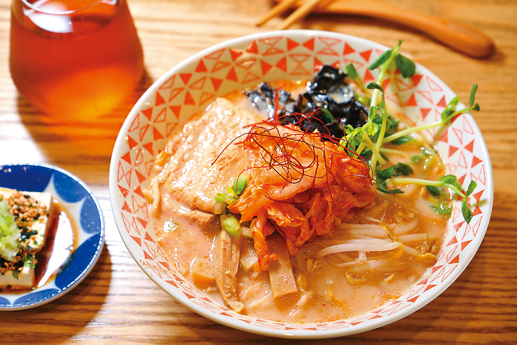 「泡菜豆乳麵」選用有正宗韓式泡菜風味的素泡菜。（160元／份）