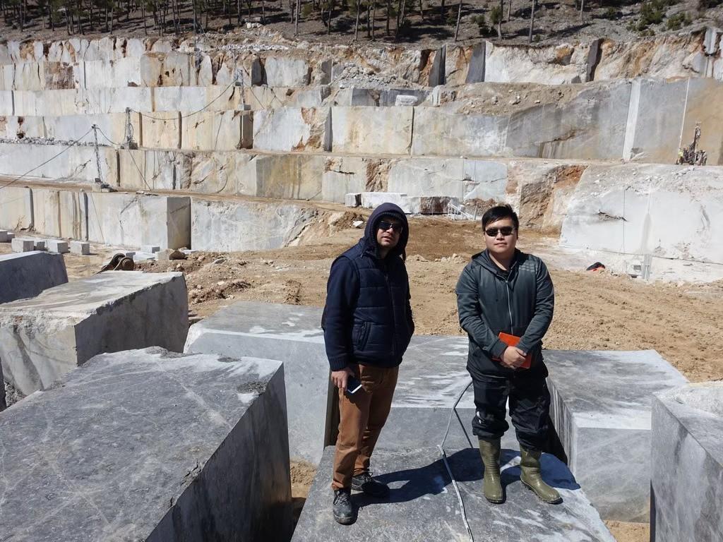 為了方便獵石，張敬偉直接在土耳其工作。（高得提供）