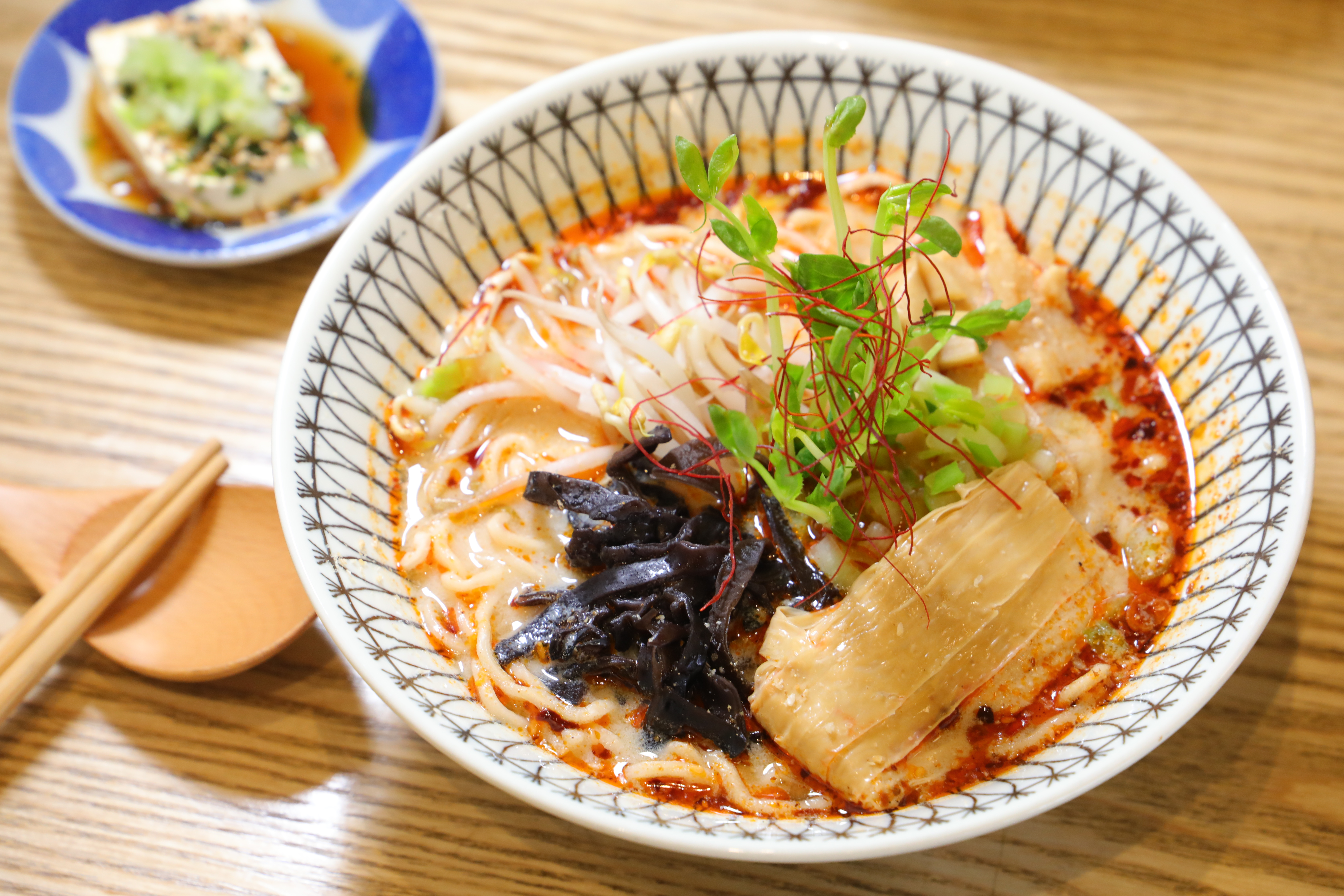 「小有名堂」的微麻微辣的 「川辣豆乳麵」，在去年獲得 A.A. Taste全球純粹風味評鑑一星獎。（150元／份）