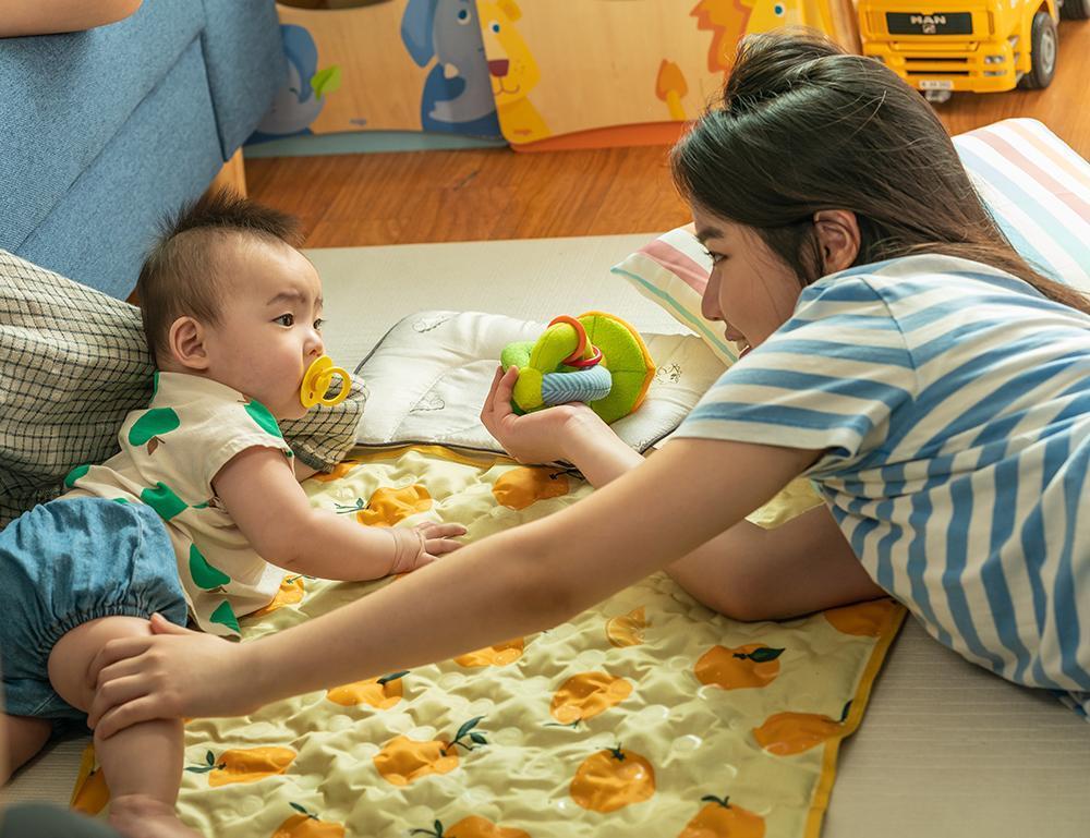 金香起看了自己演的《孩子別哭》,竟看到淚流不止。(車庫娛樂提供)