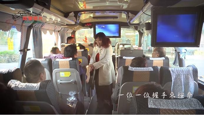 〈遊覽車〉的MV在Youtube觀看次數已飆破百萬,這恐怕也是魏秀文始料未及的。(翻攝自鋐聲唱片Youtube頻道)
