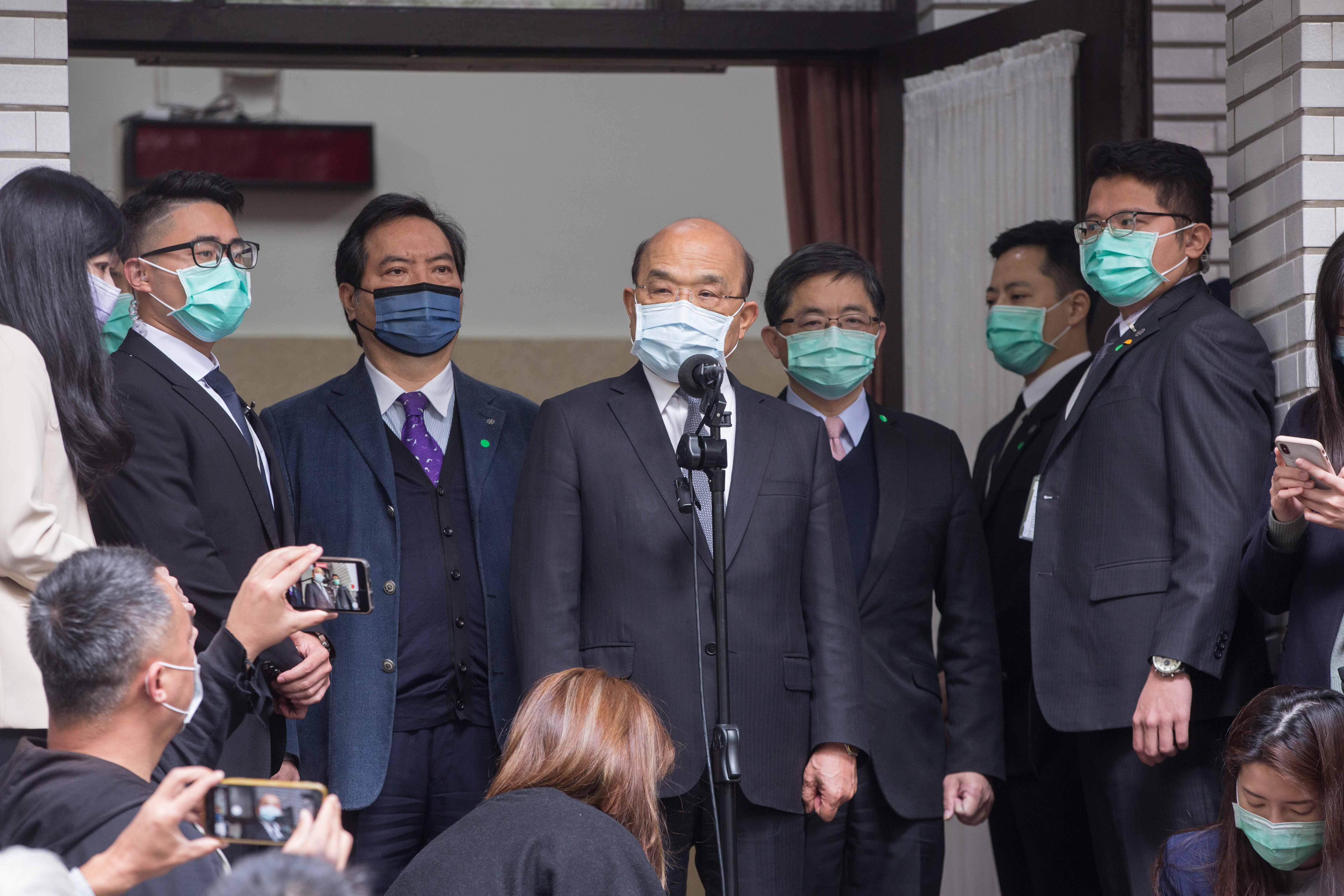 媒體詢問對於國民黨勘查藻礁卻踩上藻礁，行政院長蘇貞昌受訪時表達看法。（本刊資料照）