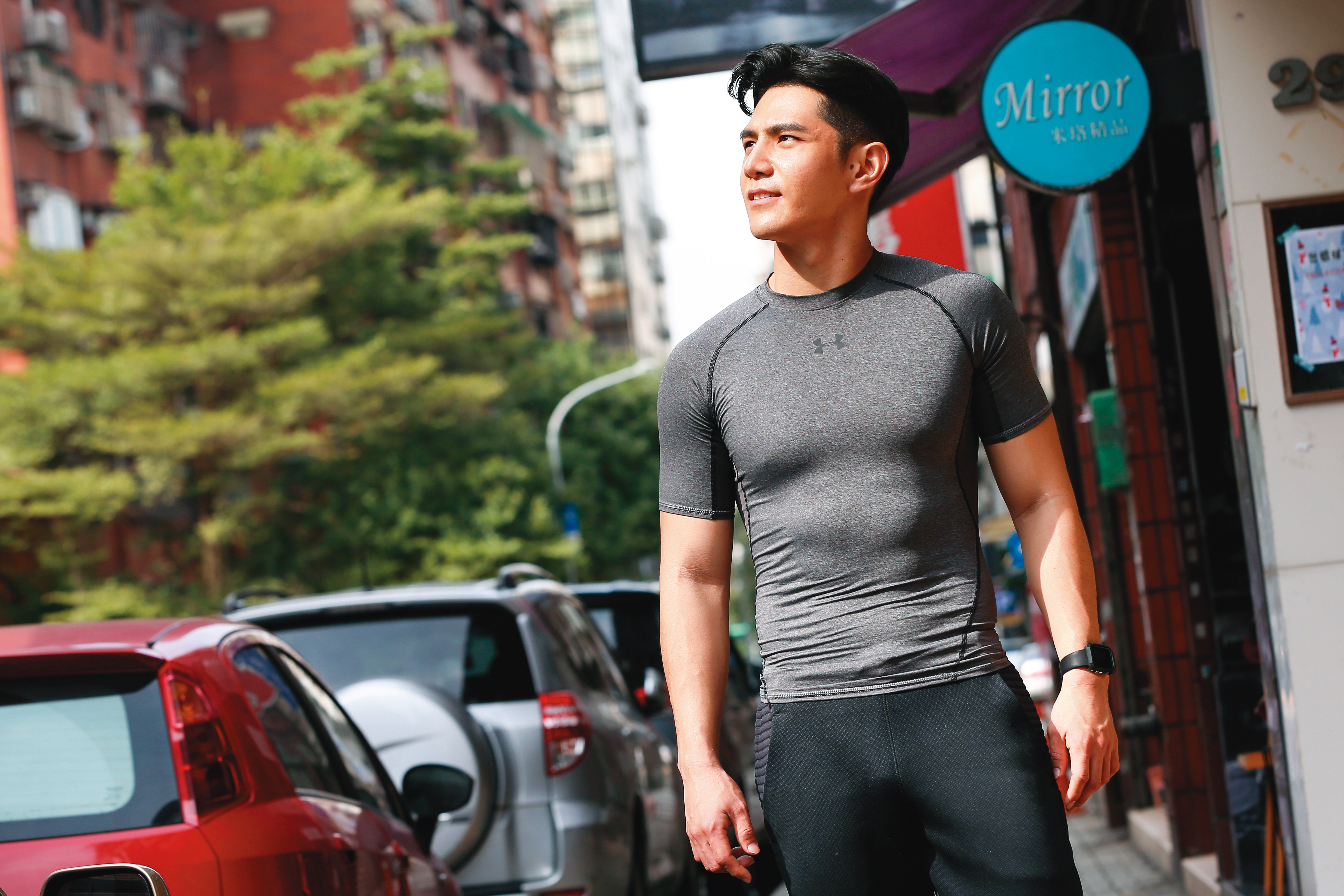 祖雄雖是藝人，但目前過著斜槓人生，除了是健身專家外，他還是廚師、吉他手、營養師等。