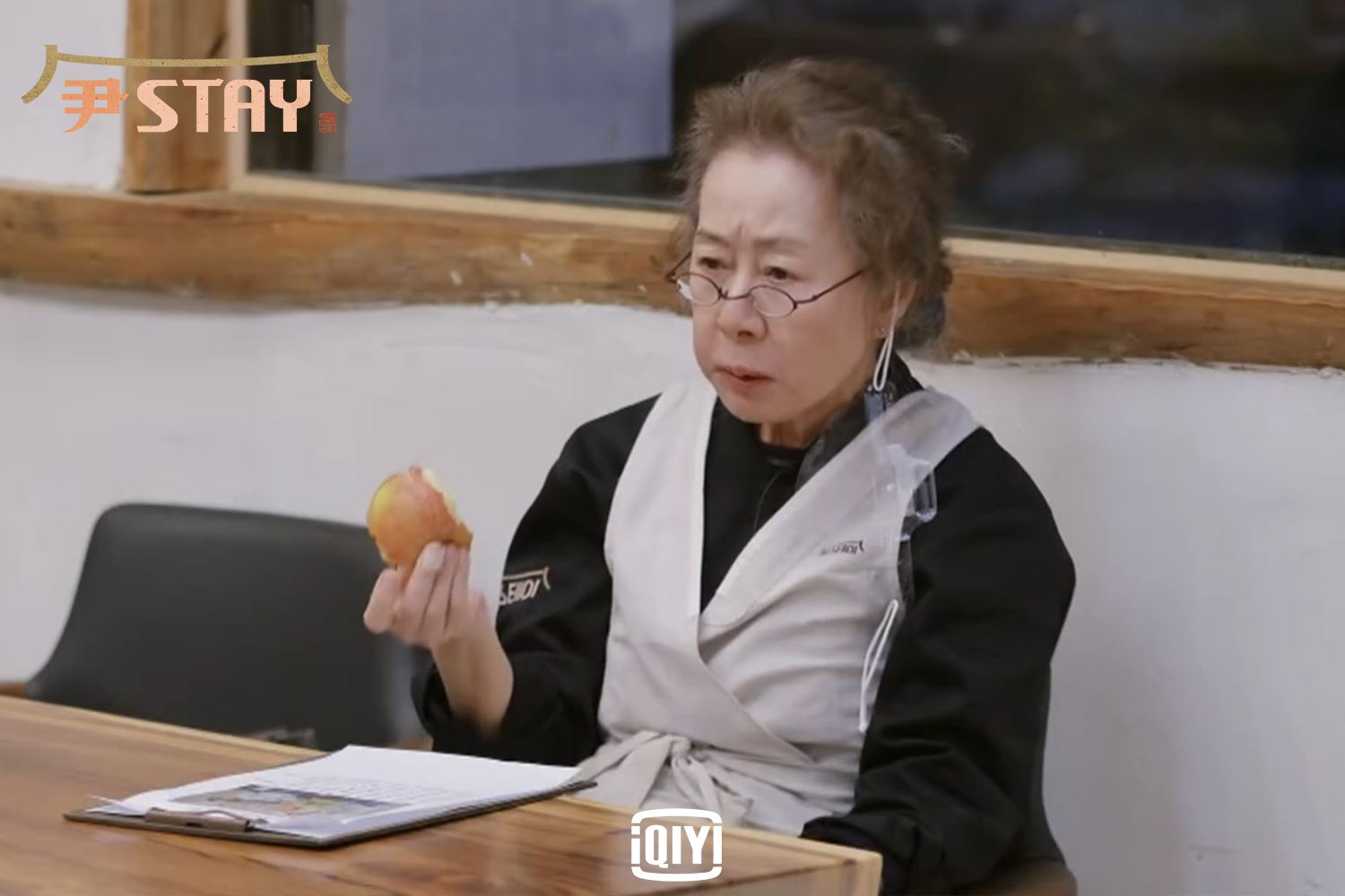 尹汝貞藉《尹食堂》、《尹STAY》在台灣吸引不少粉絲。（愛奇藝國際站提供）