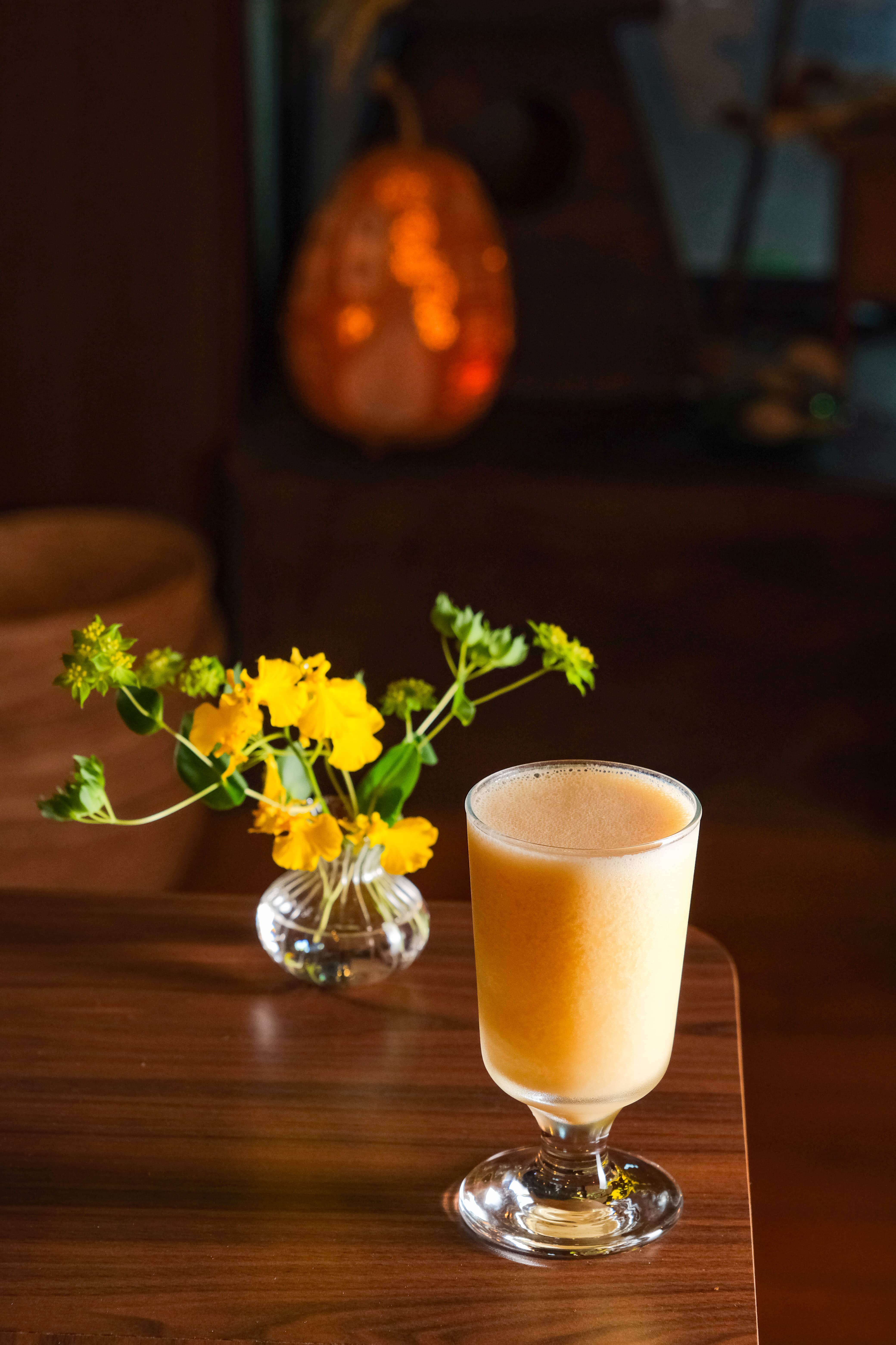 傳統古早味飲品「蛋蜜汁」，有如檸檬糖霜酸中帶甜。（160元／杯）