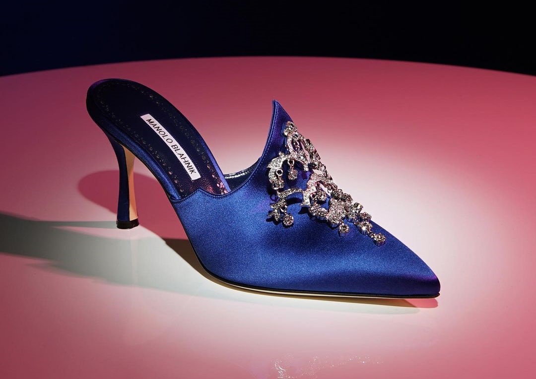 MANOLO BLAHNIK聚焦於歷久不衰的標誌性人物和藝術家，以及過往的時代及全球文化，從而啟發出春夏創作的靈感。（翻攝自MANOLO BLAHNIK IG）
