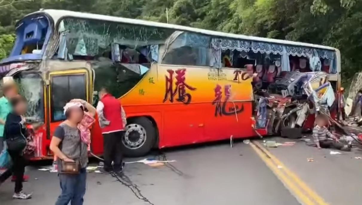 蘇花公路昨(16日)發生死亡事故,其中1名身亡的陳女再6個月就能抱到金孫,卻因事故無緣見到孫子的誕生。(翻攝畫面)