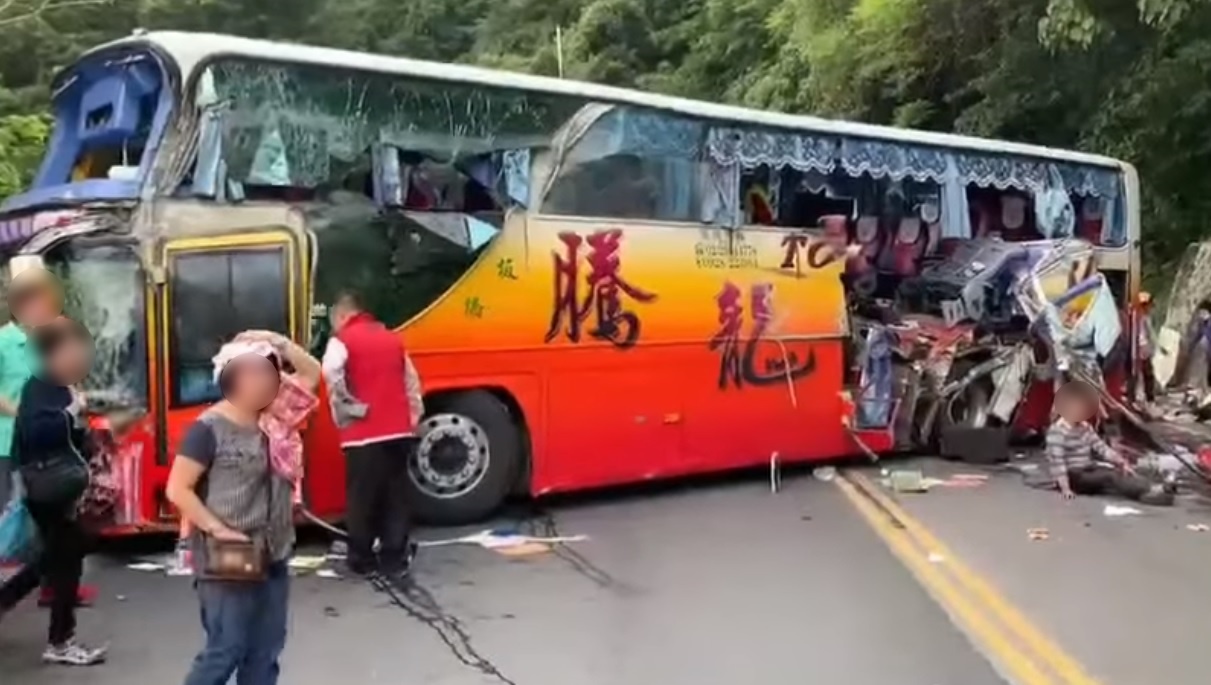 蘇花公路昨（16日）發生死亡事故，其中1名身亡的陳女再6個月就能抱到金孫，卻因事故無緣見到孫子的誕生。（翻攝畫面）