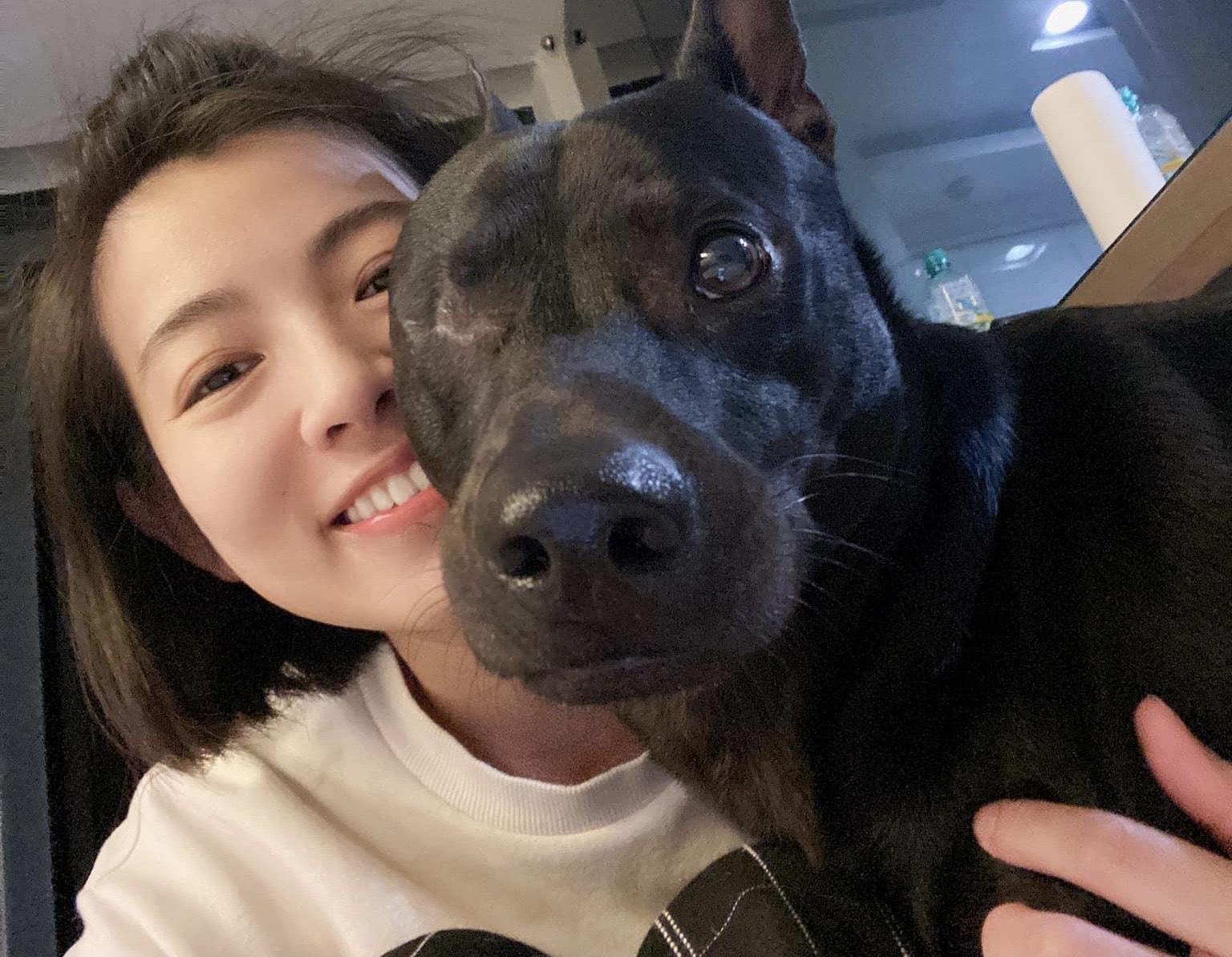 米可白自曝離婚後回到家只剩愛犬陪伴。(翻攝自米可白臉書)