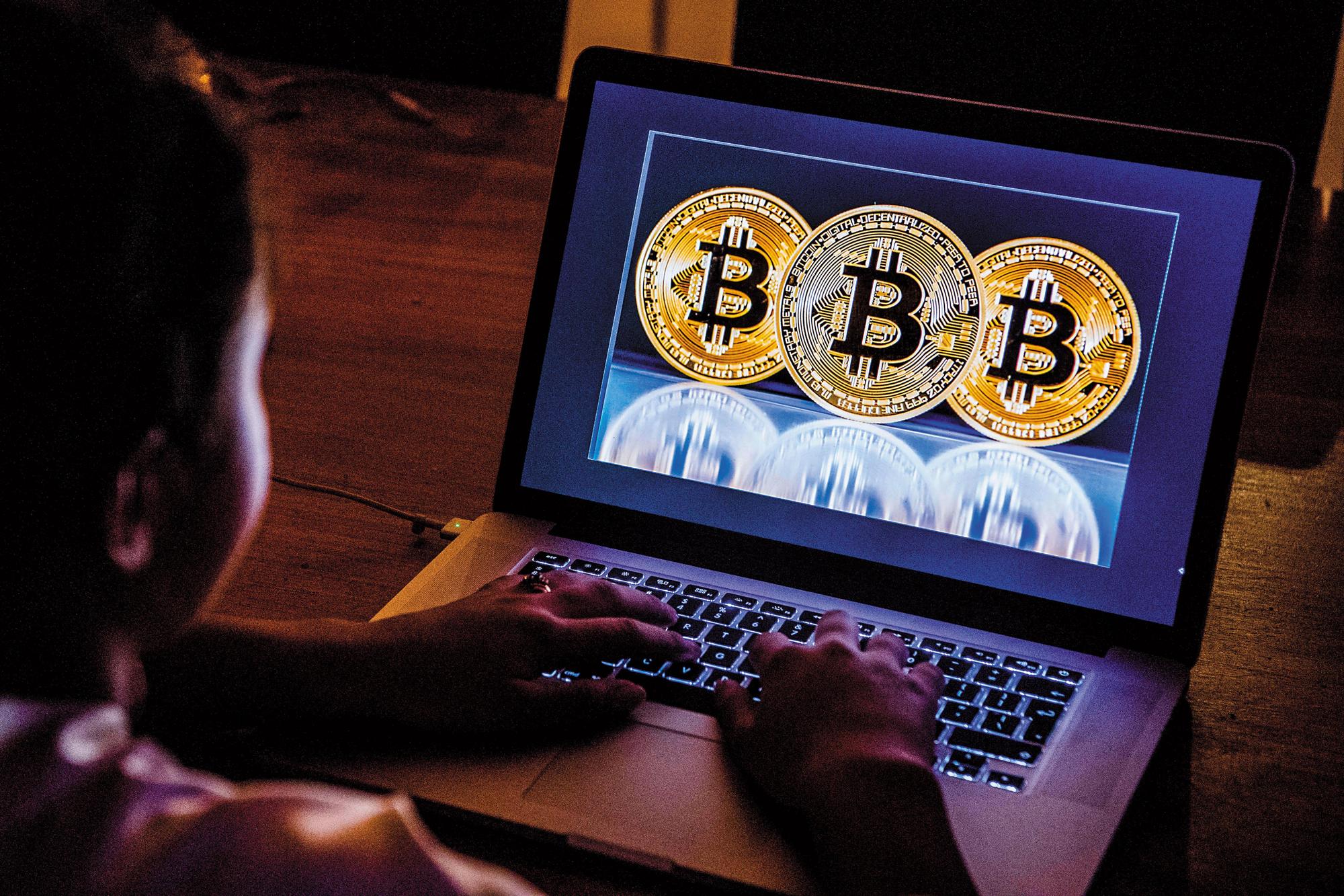 近期比特幣大漲，拉動高階顯卡出貨量，意外推升市場對的記憶體需求。（東方IC）