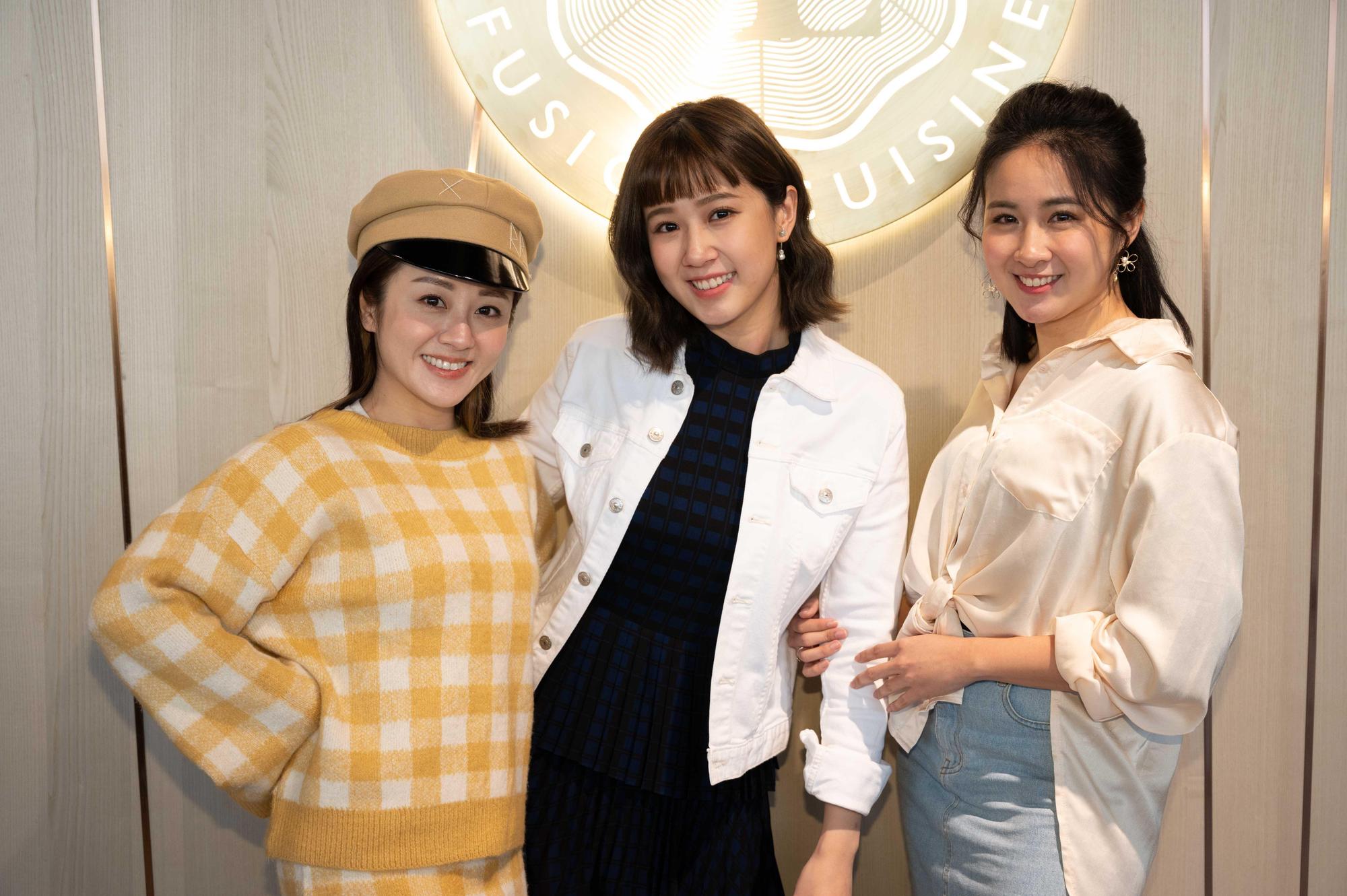 方志友加入女力,劇中與楊佩潔(左一)顏以娜(右一)相約酒吧。(TVBS提供)