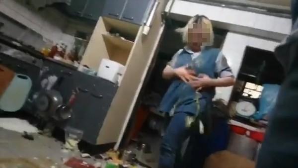 前空姐遭男方親友公布「自導自演」影片。（翻攝爆料公社）