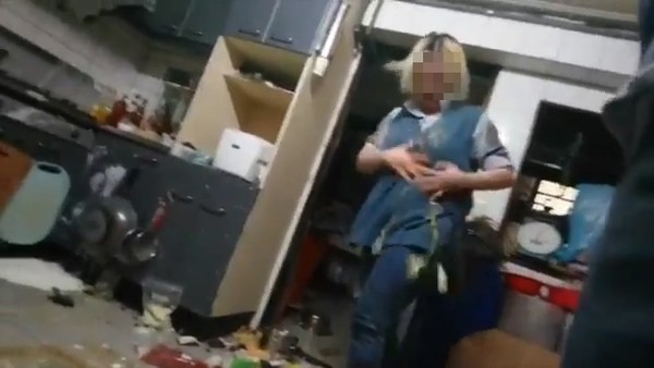 前空姐遭男方親友公布「自導自演」影片。(翻攝爆料公社)