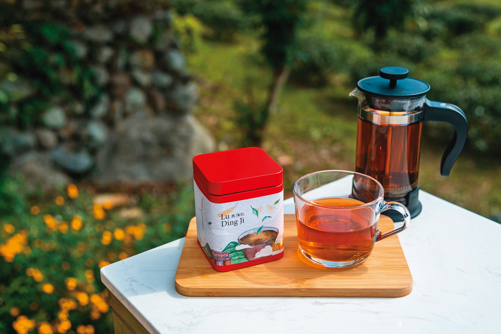自家種植有機「紅烏龍茶」帶有紅茶香氣及烏龍茶的韻味。（100元／壼）
