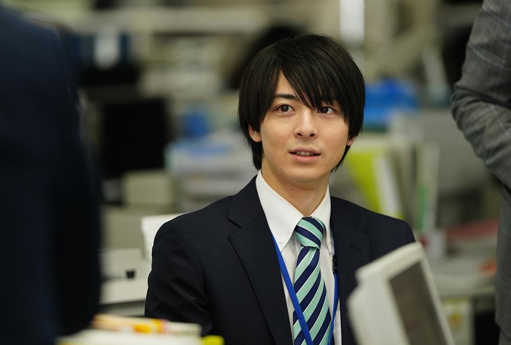 新生代男星高杉真宙是前田建設中較為冷靜的一位新進員工，編劇希望觀眾能將自己投射在該角色上。（海樂影業提供）