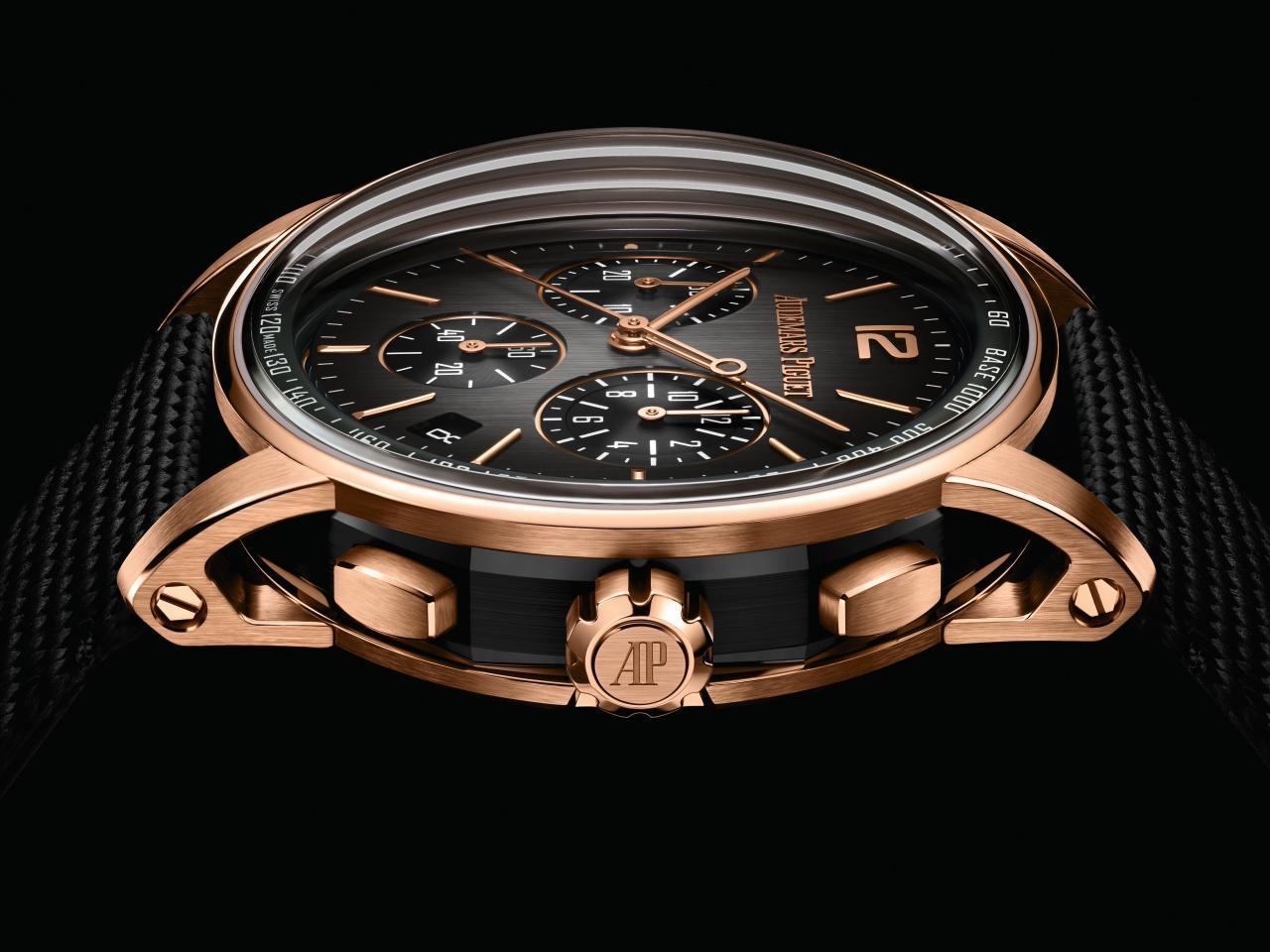 AUDEMARS PIGUET CODE 11.59 Chronograph 此錶看似低調其實非常不簡單,錶殼中層的黑色陶瓷材質,不僅與白K金與玫瑰金的錶殼上下層,完美嵌合,融為一體。同時陶瓷本身還做出亮、霧面對比與拋光倒角,以及品牌最著名的八角造型,要花費相當心力才能把堅硬的陶瓷處理到如此程度。面盤的垂直緞面打磨也完全以手工處理。搭載自製4401飛返計時機芯,擁有70小時動力儲存。錶徑41mm,防水30米。 功能:時、分、小秒針指示;計時碼錶;日期顯示 機芯:自動上鏈機芯 定價:約NT$1,377,000