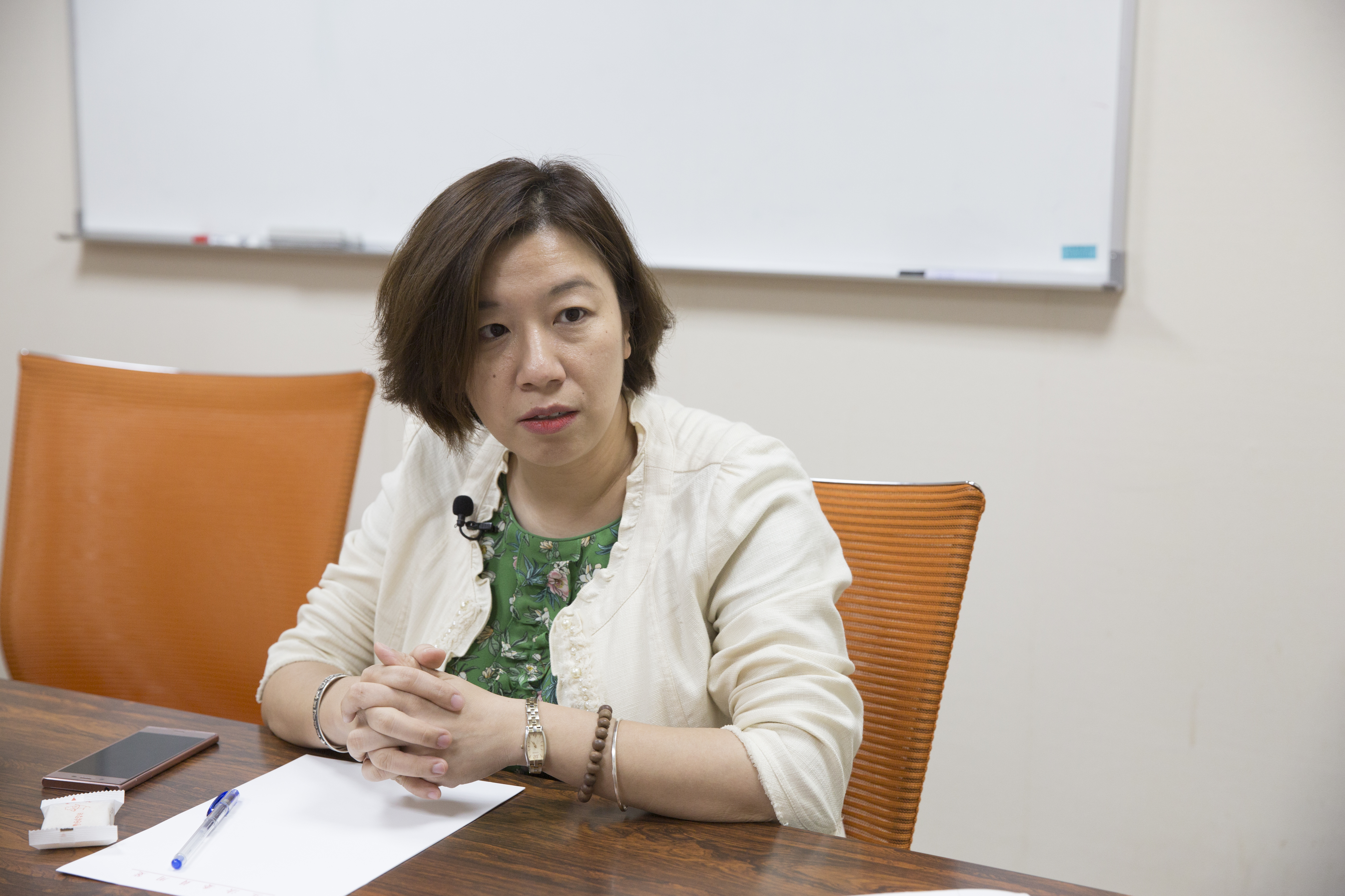 衛生棉品牌文案將「臭鮑魚」比喻女性私密處，讓前立法委員、婦產科醫師林靜儀昨在臉書開罵。（本刊資料照）