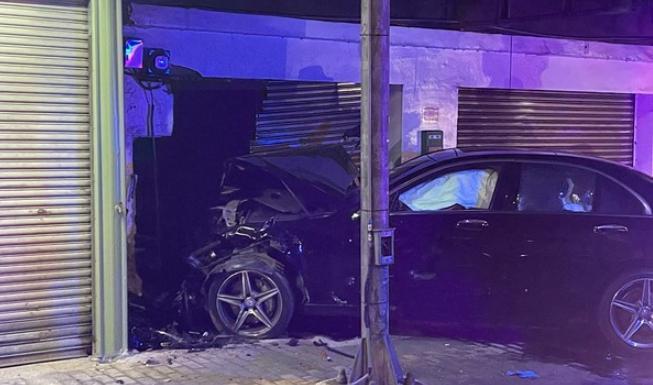 蔡男無照駕駛賓士車撞上違規重機騎士,被依過失致死罪送辦。(翻攝畫面)