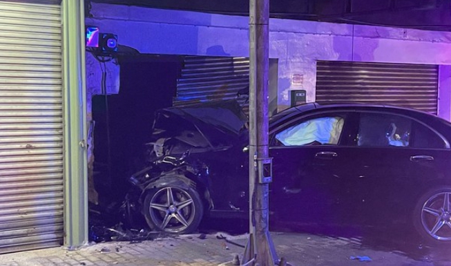 蔡男無照駕駛賓士車撞上違規重機騎士，被依過失致死罪送辦。（翻攝畫面）