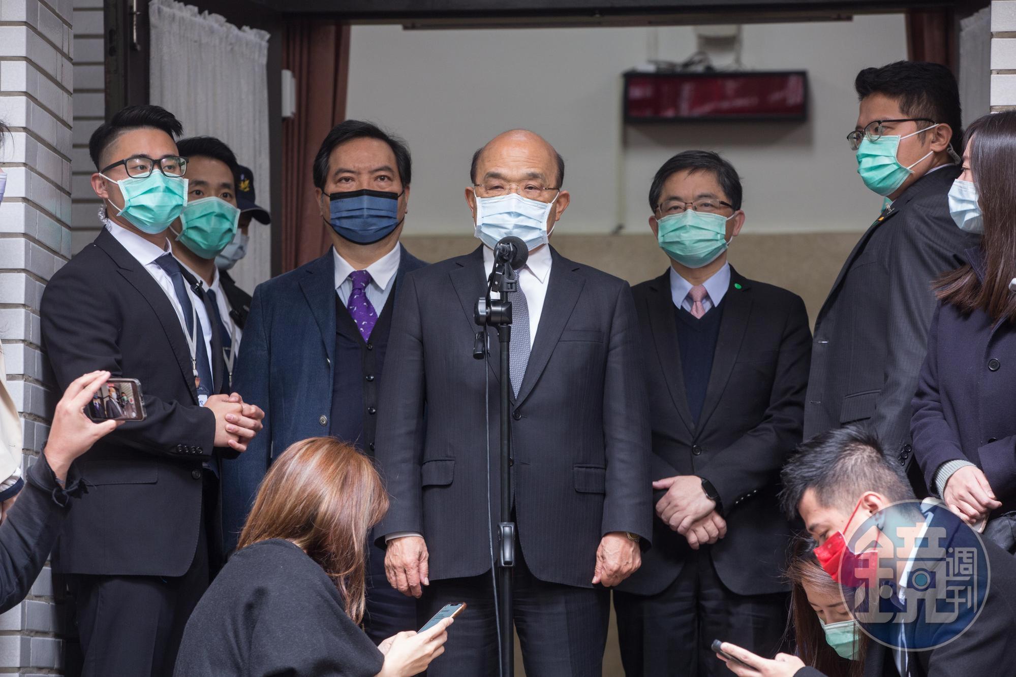 行政院長蘇貞昌(中)今赴立法院進行施政報告,會前受訪表示「只要對我們友善都願意跟他互惠往來」。(本刊資料照)