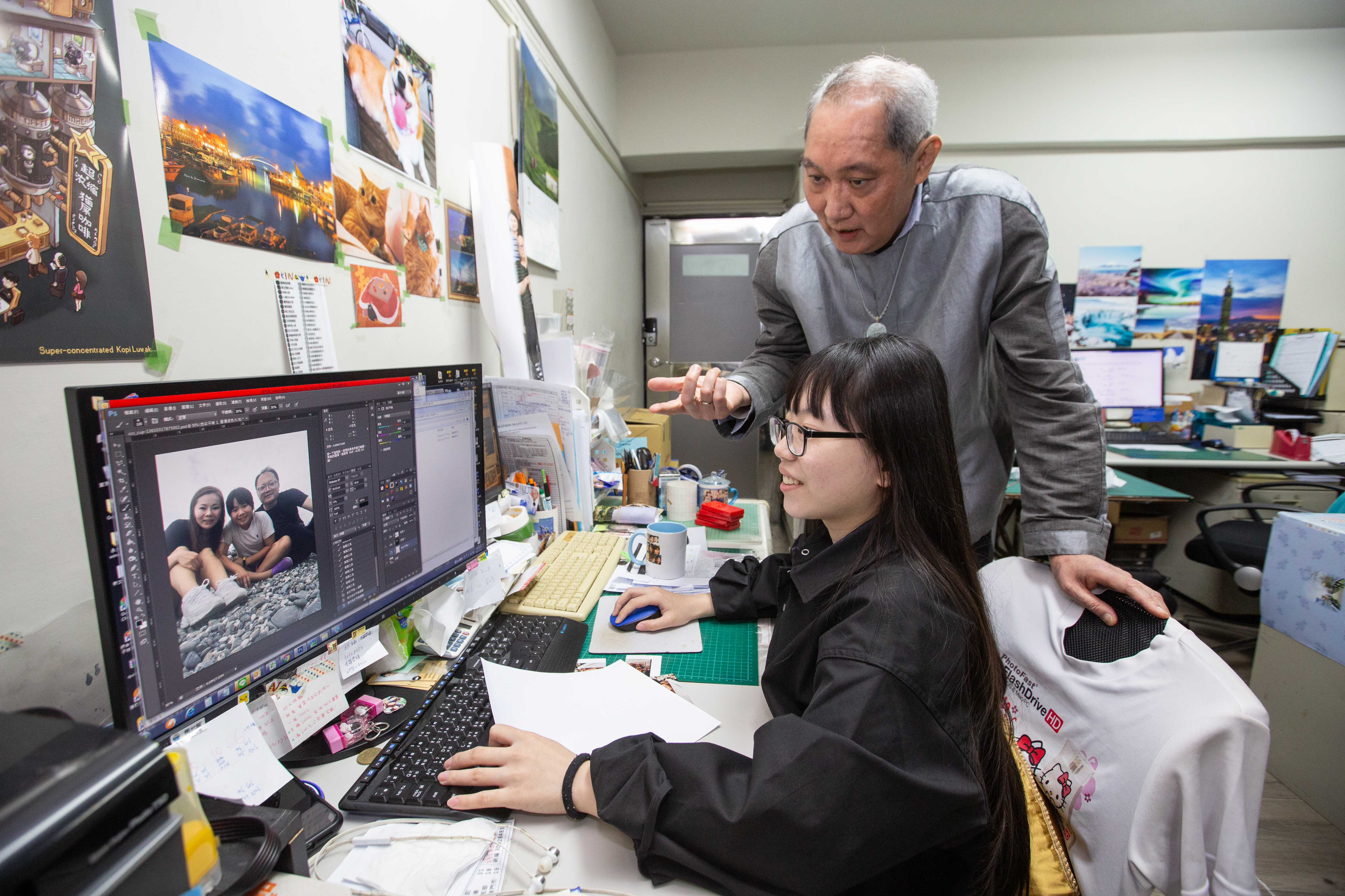 銀箭彩色沖印也提供線上沖印服務,搭配物流送件,顧客免出門就能洗照片。