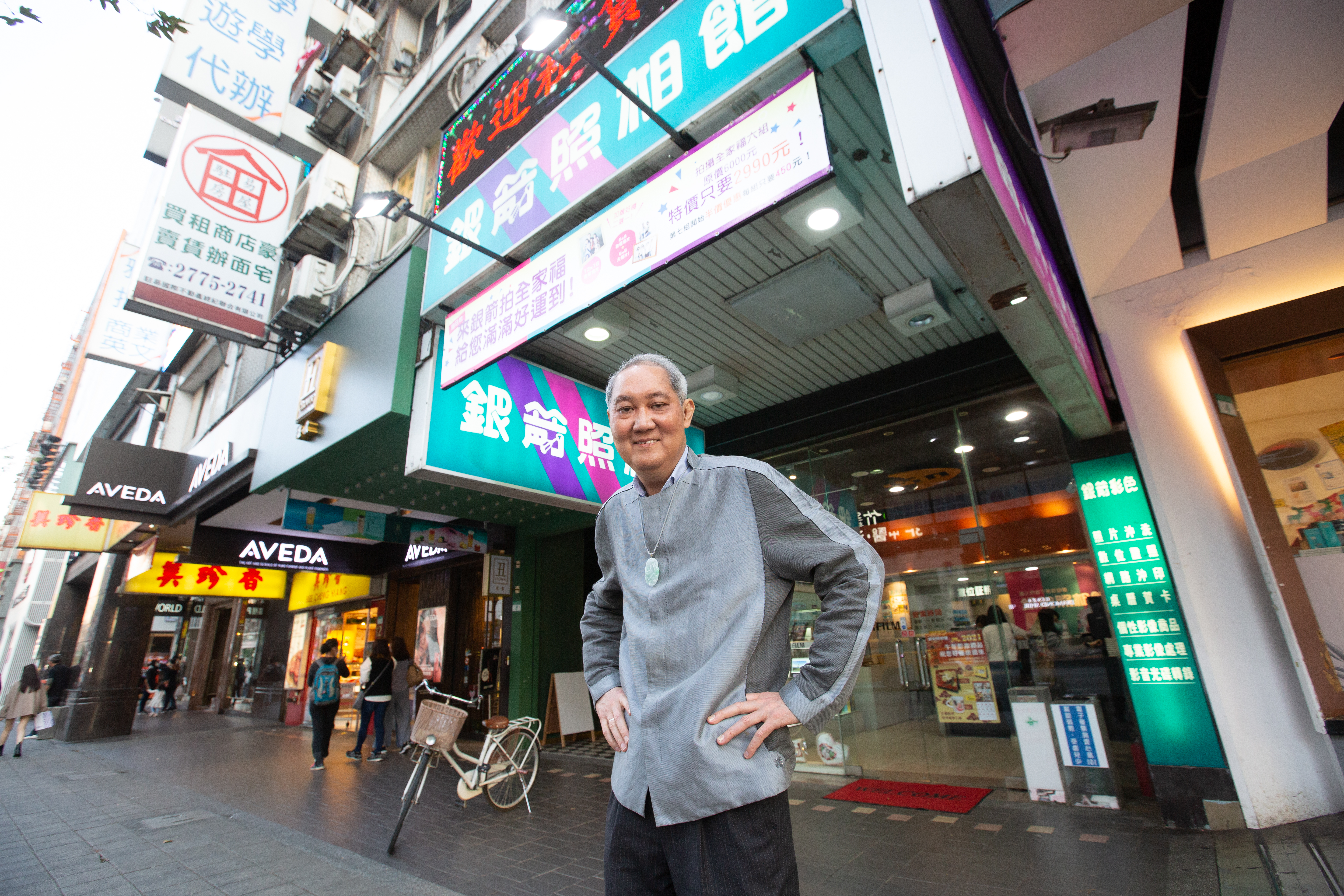 數位化浪潮來襲，曾一夕間吞噬王懷寧辛苦打下的江山，靠著當機立斷瘦身止血，穩住陣腳。