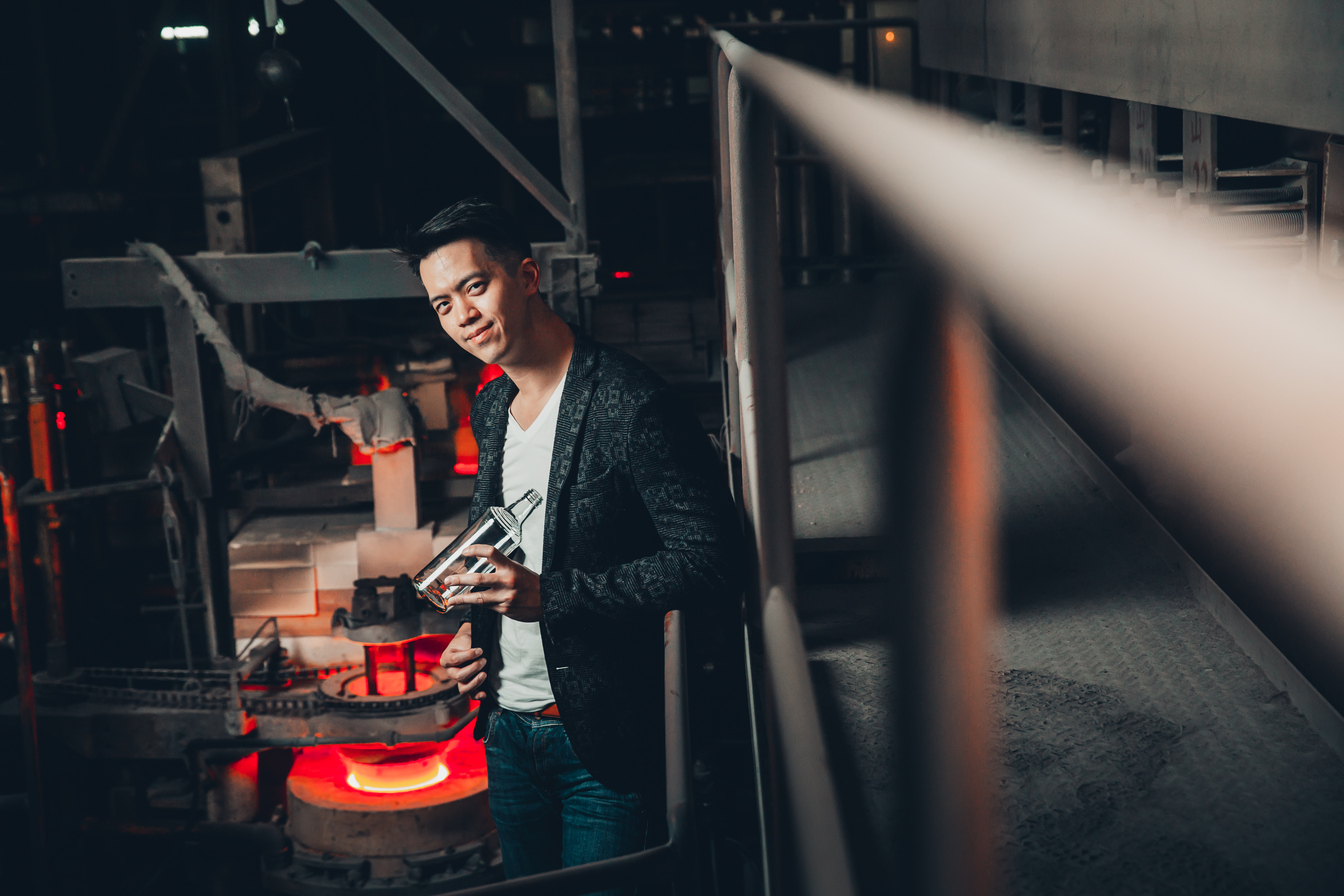 曾3度登上大陸當紅交友節目《非誠勿擾》的廖冠傑，被媒體封為「台版黃金繼承者」。