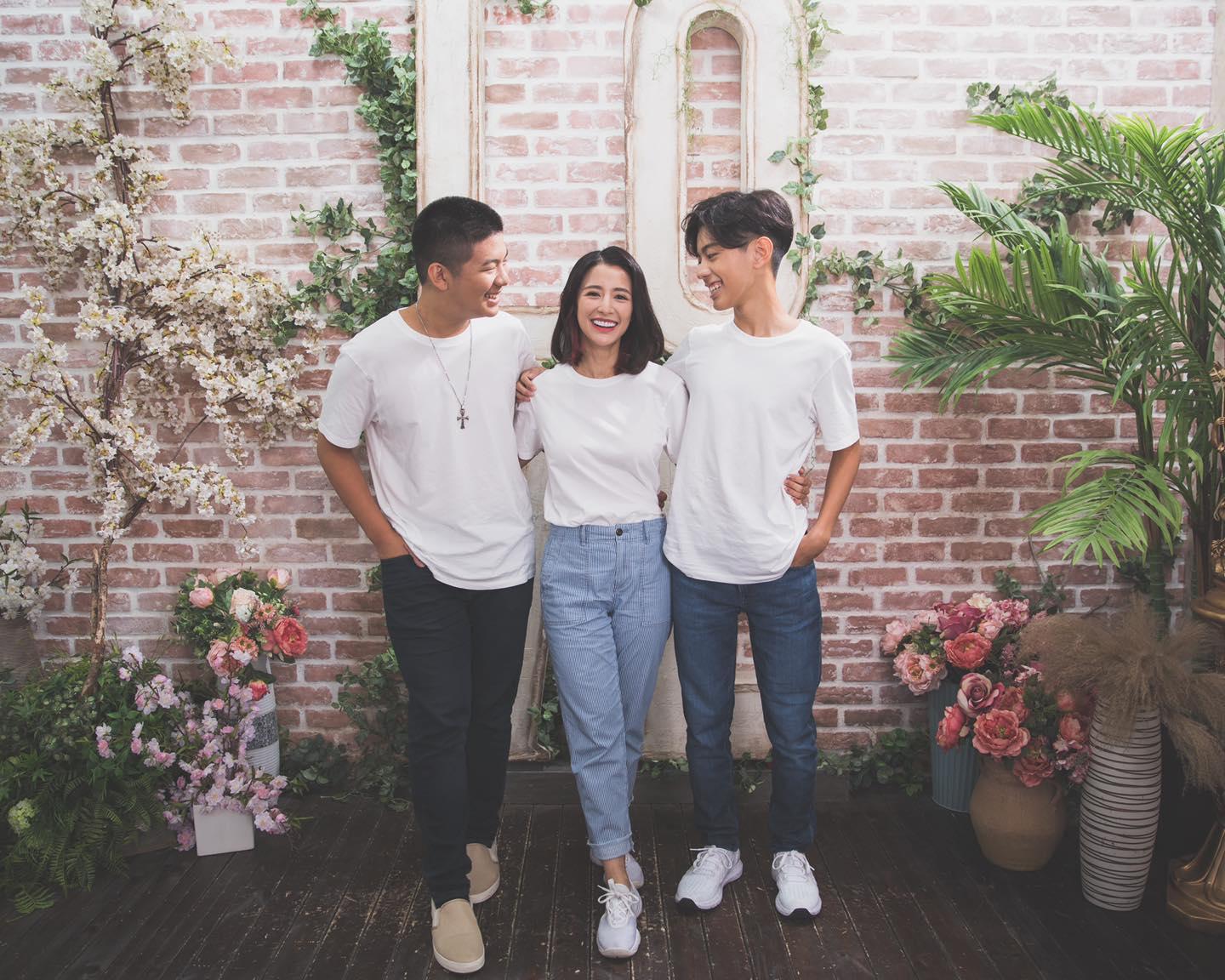 李蒨蓉問自己的2個小孩,是否願意為了免費壽司而改名,還好答案讓她鬆了一口氣。(翻攝自李蒨蓉 Lee Chien Rong臉書)