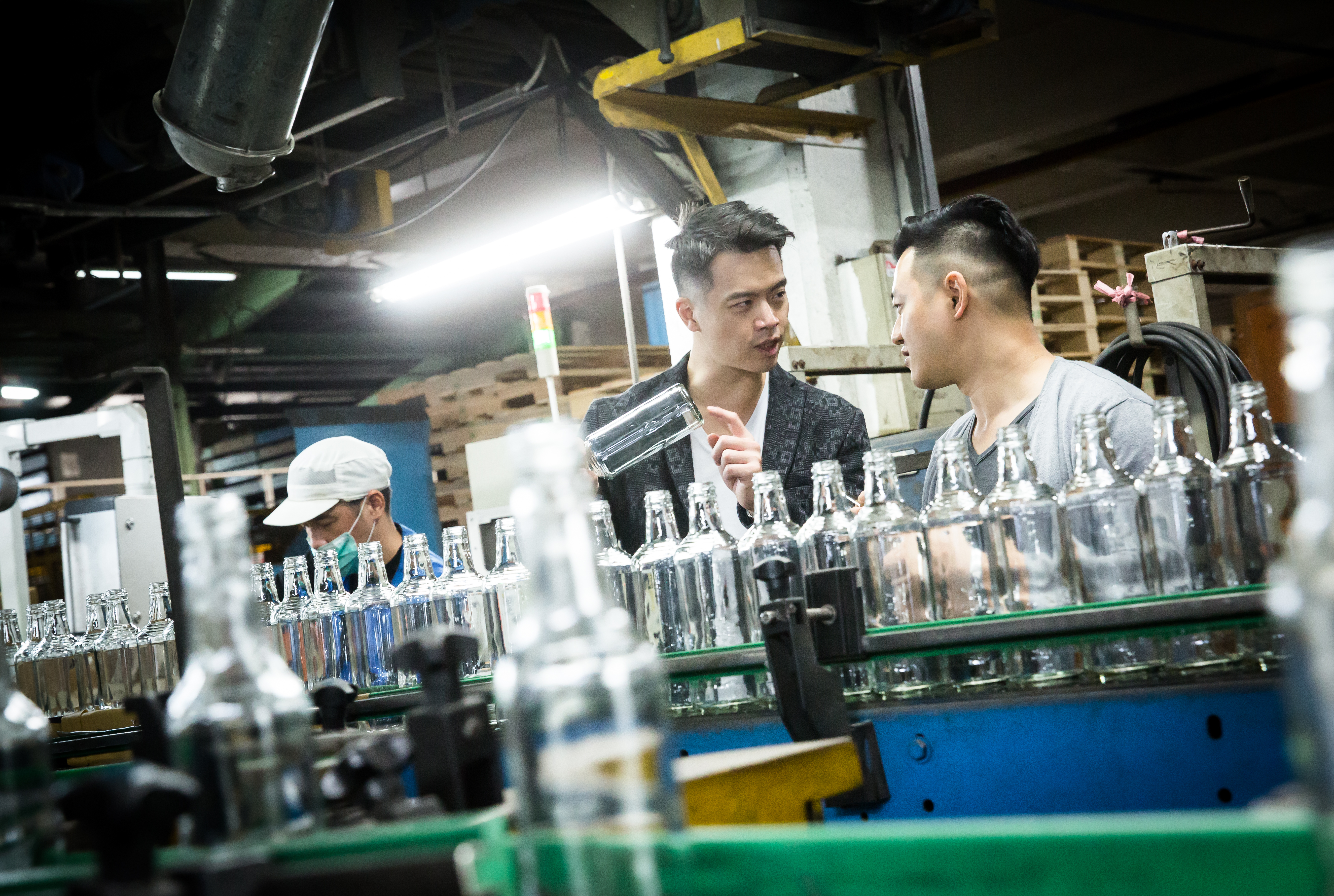 廖唯傑（右）2015年進入華夏後，與哥哥廖冠傑（中）一內一外，合作無間。