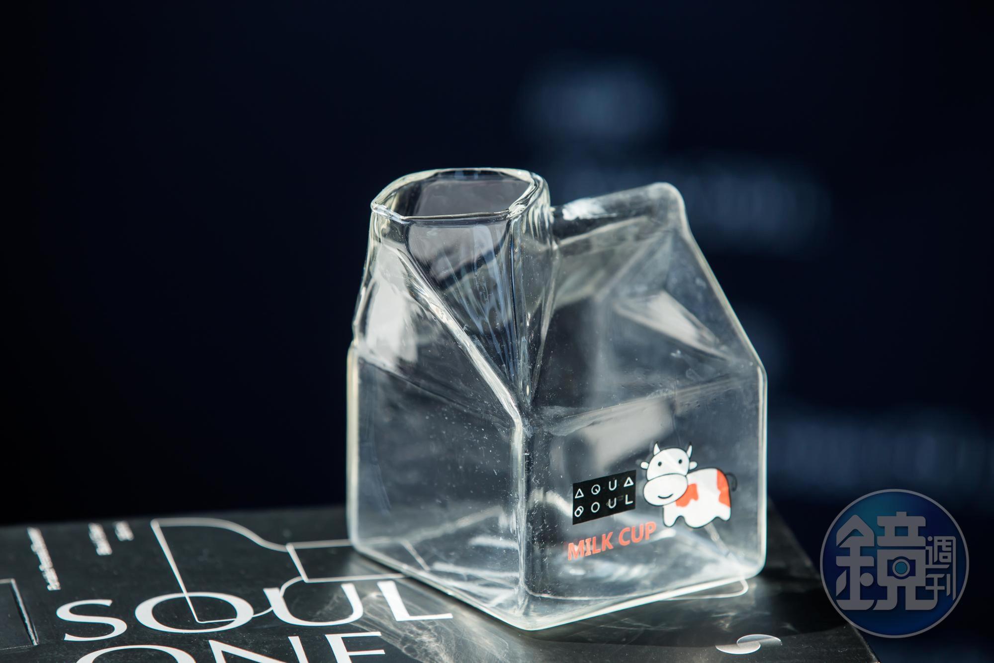 2014年廖冠傑自創品牌AQUA SOUL（水晶靈），推出牛奶杯等文創商品。（259元／個）