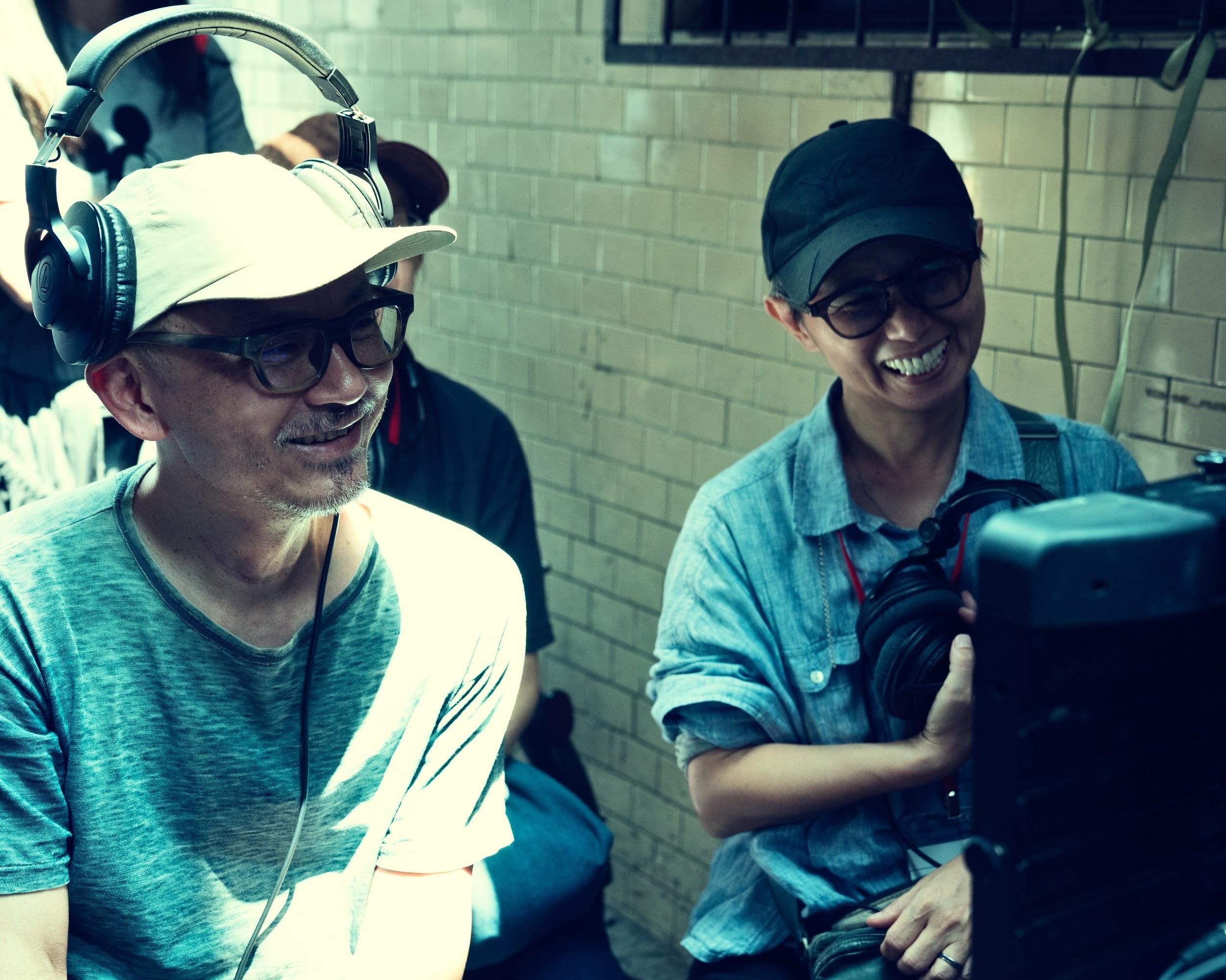 兩位導演各有所長，魏瑛娟（右）活用劇場經驗，會陪演員做角色分析、讀本；陳宏一則負責分鏡、運鏡等，與表演相互整合。（海鵬提供）