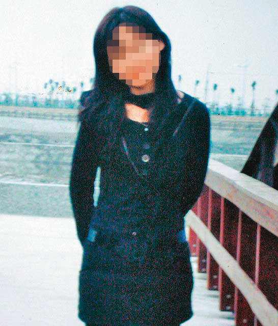 已婚的王裕隆偵辦毒品案時認識毒蟲潘女,2人發展出不倫戀。(翻攝畫面)