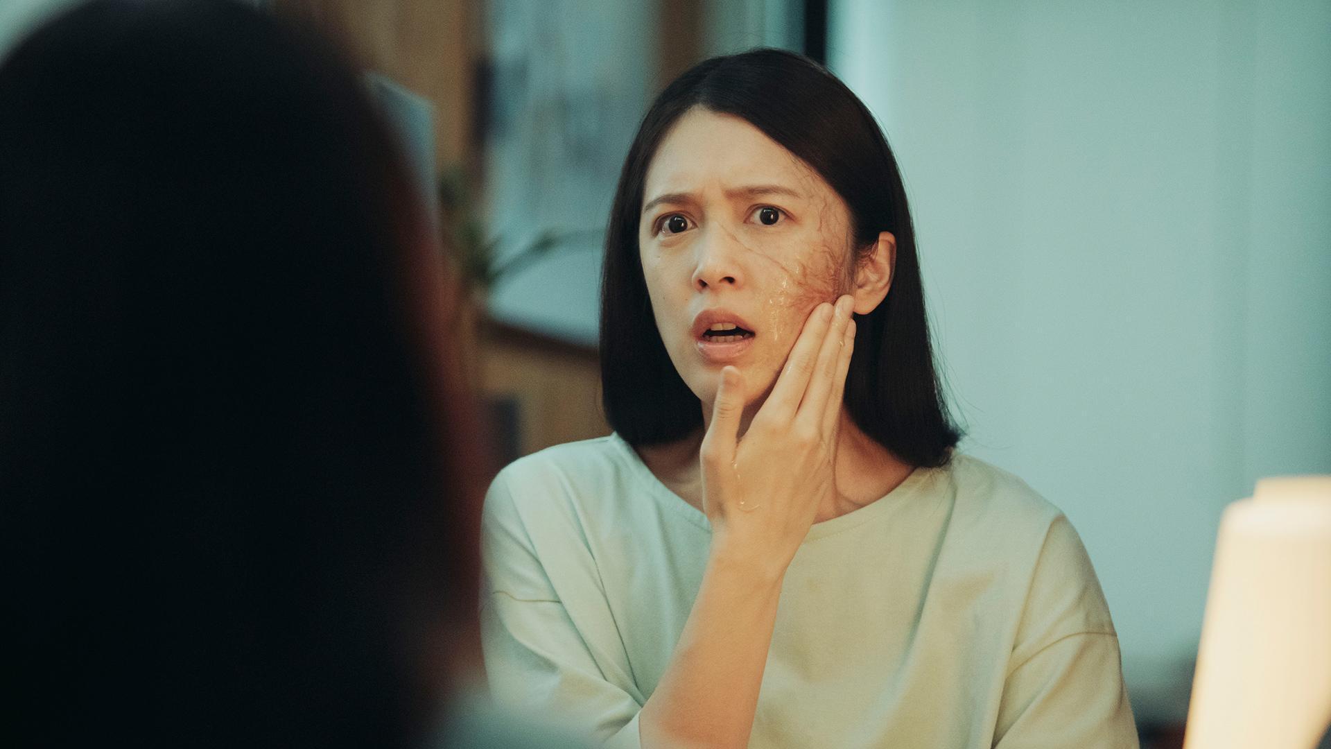 劉奕兒想變美卻讓自己毀容。（東森提供）