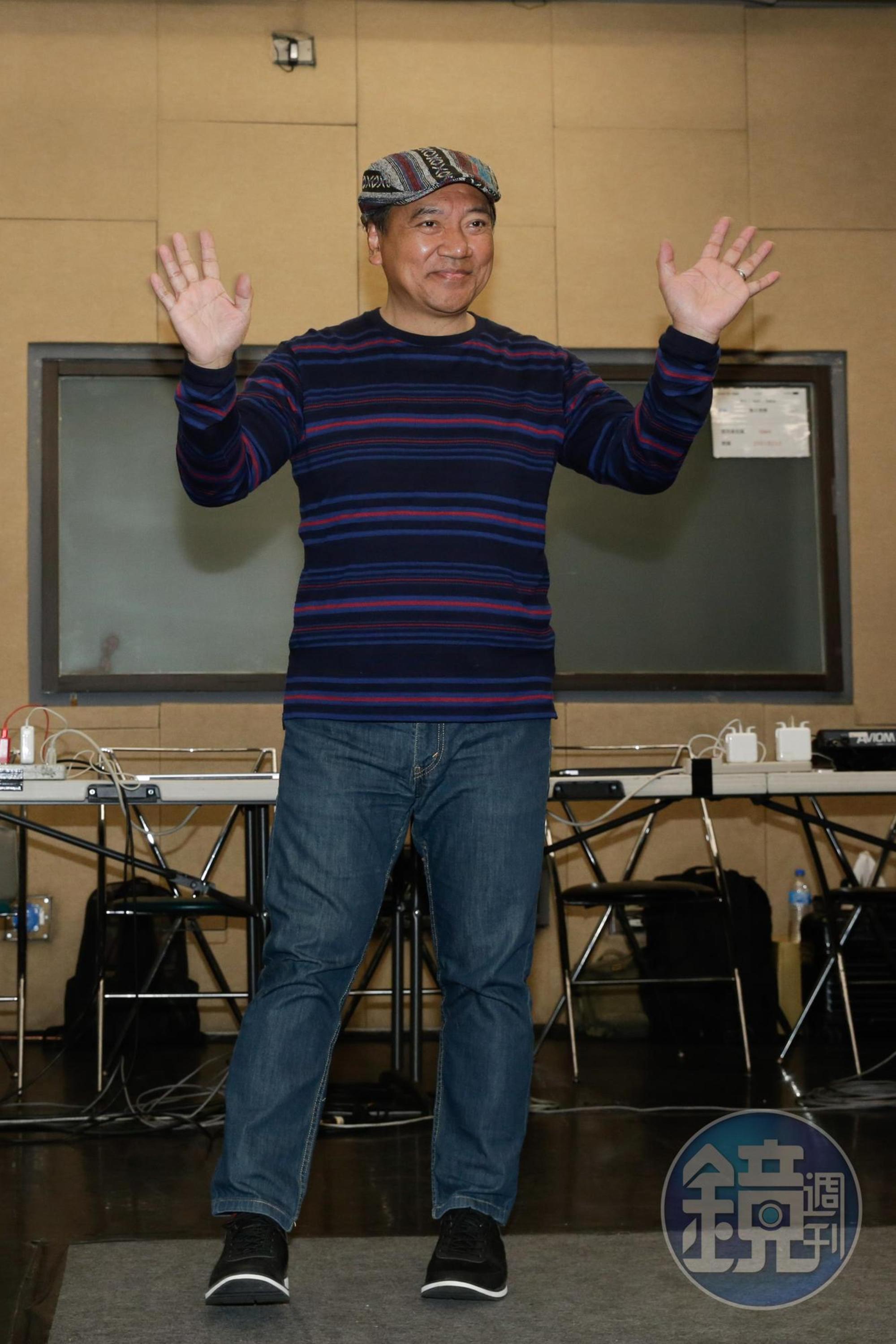 施孝榮為了高峰會瘦了8公斤，今他秀成果。